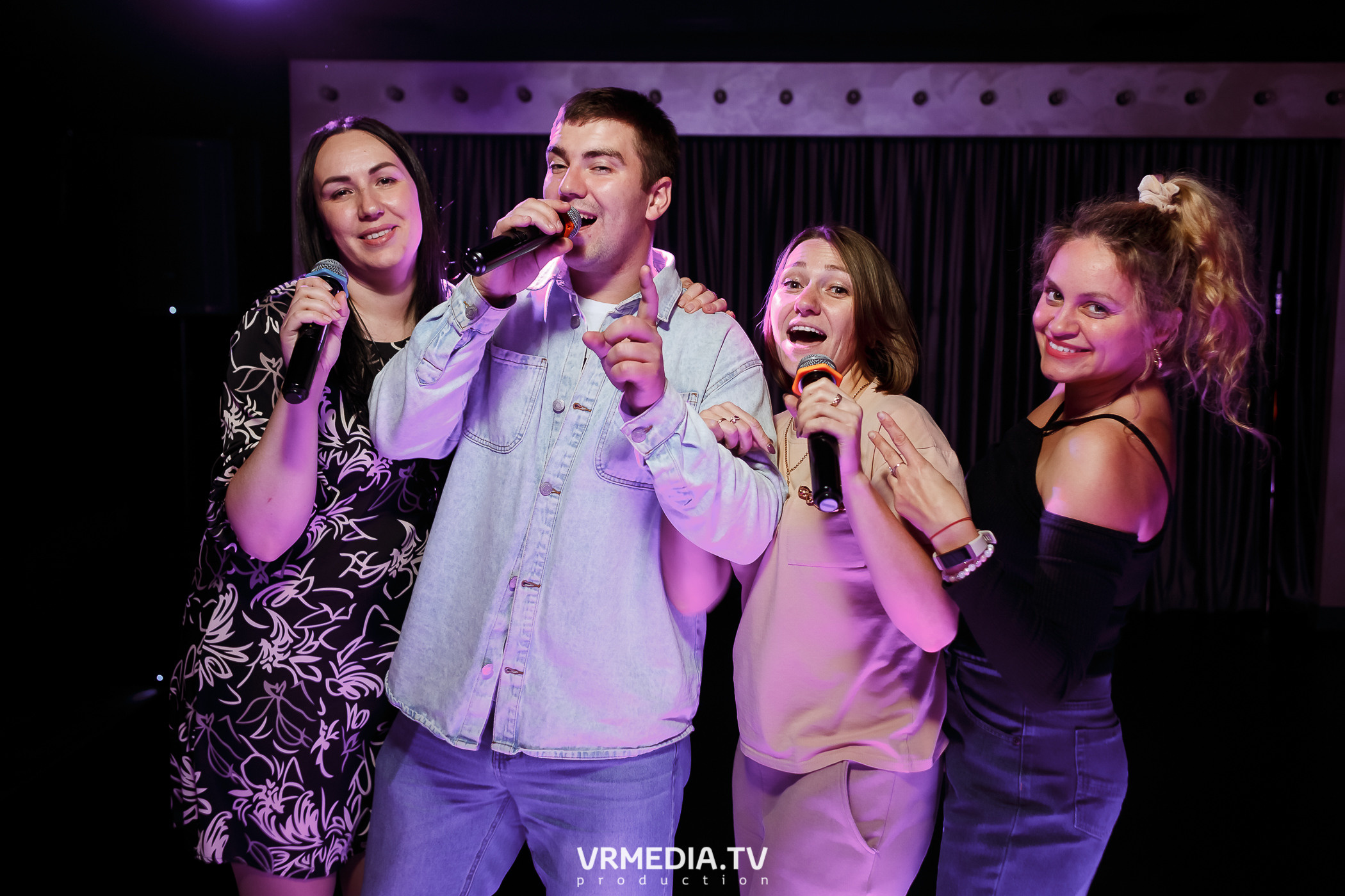 Выходные в караоке-баре «Volna»