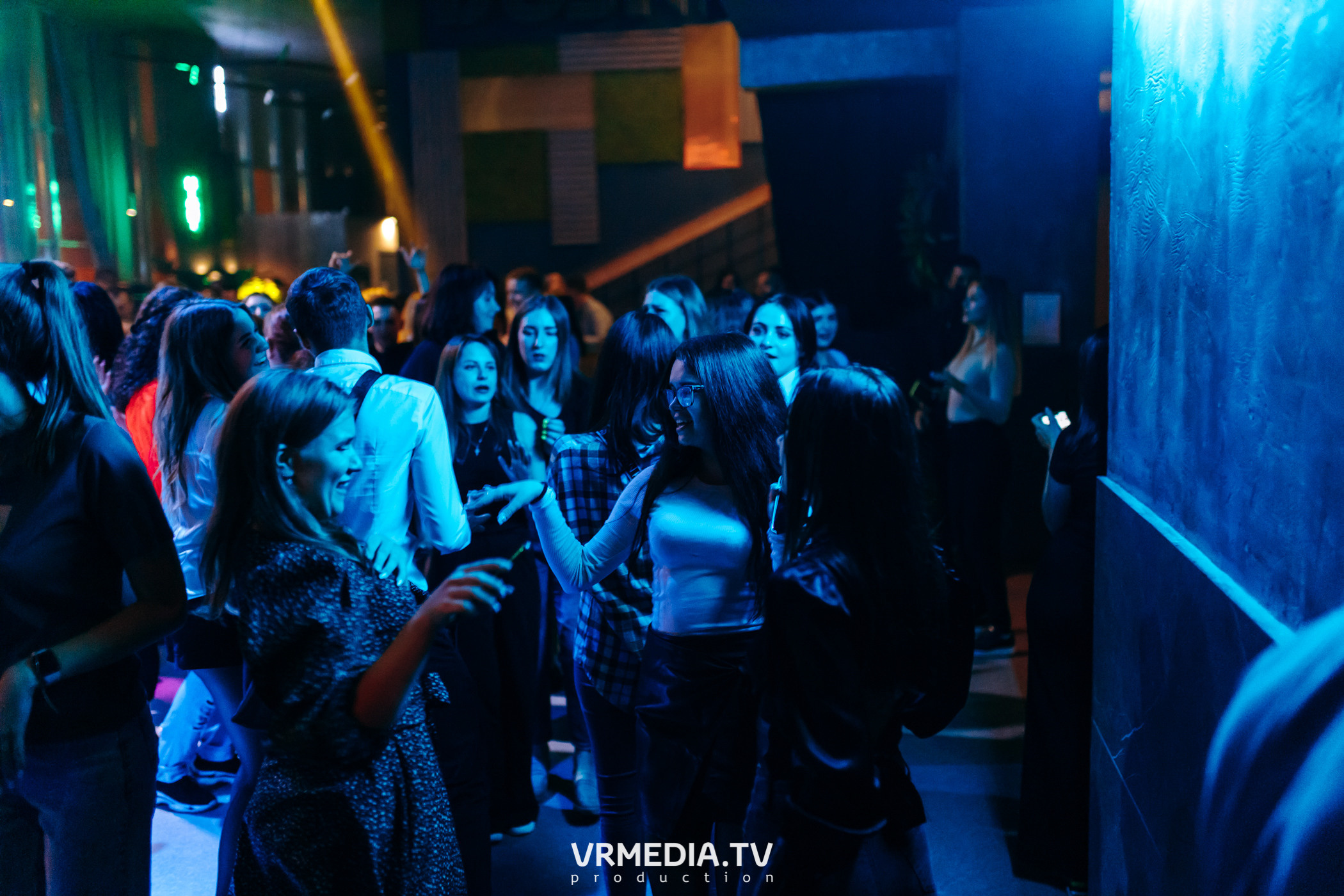 Выходные в баре «DOSKI»