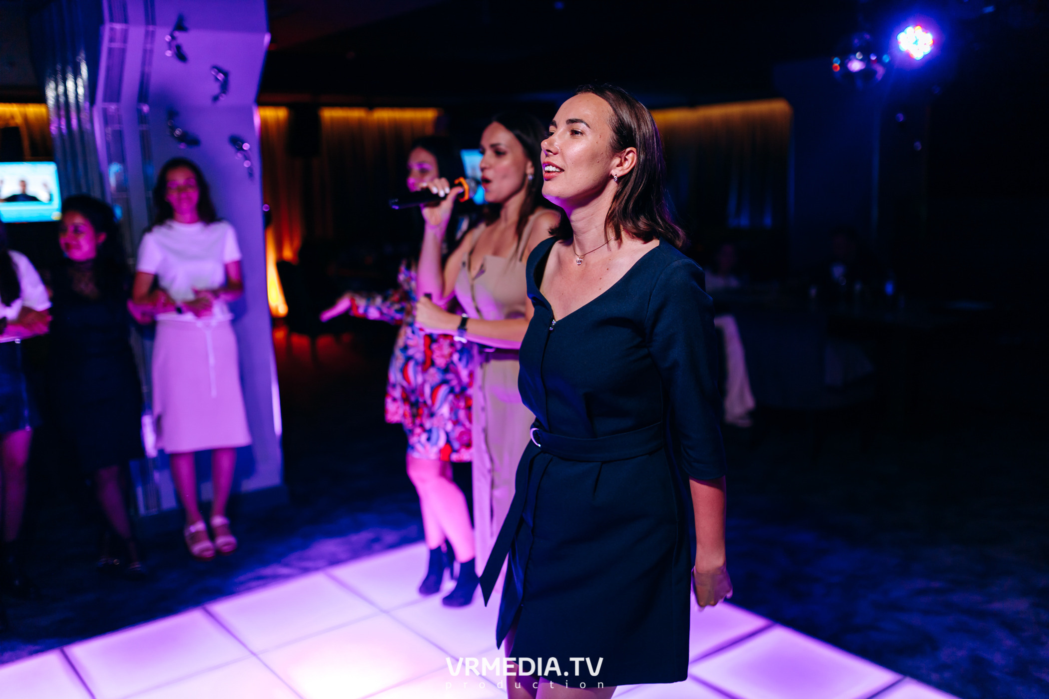 Ночь фотографии в караоке-баре «Volna»