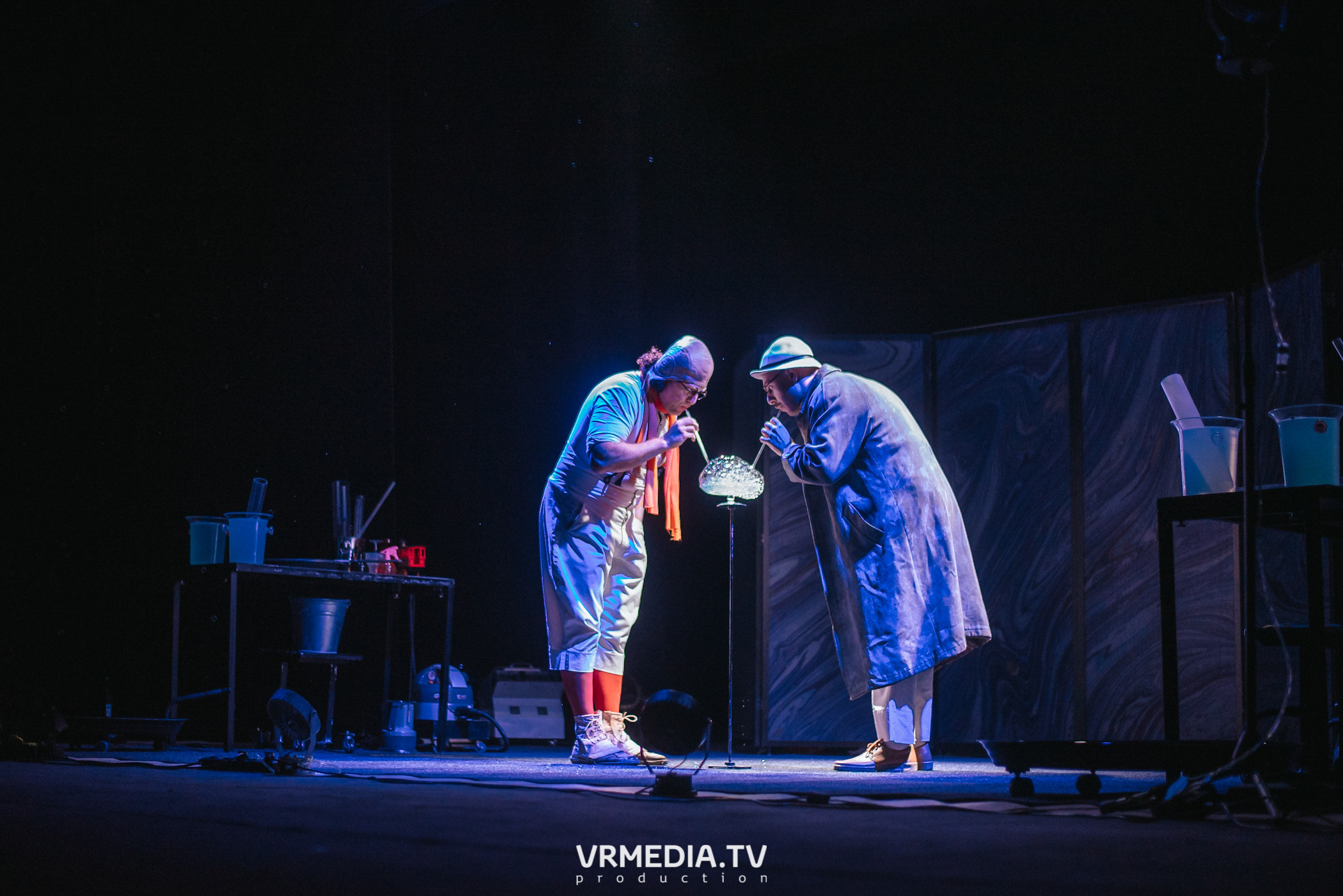 Шоу мыльных пузырей CLINK