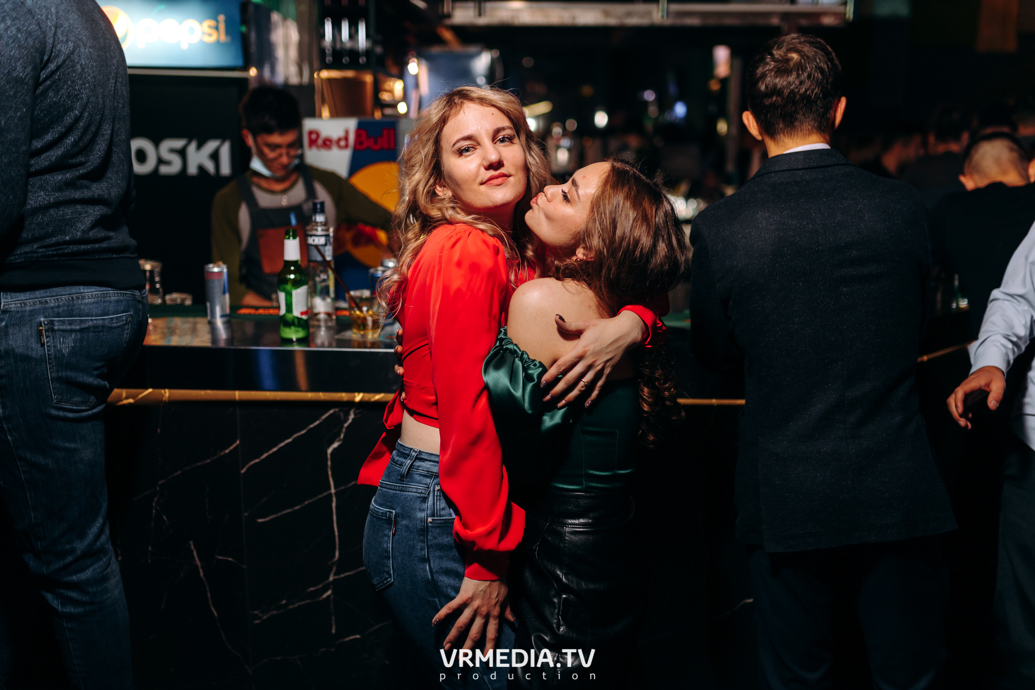 Выходные в баре «DOSKI»