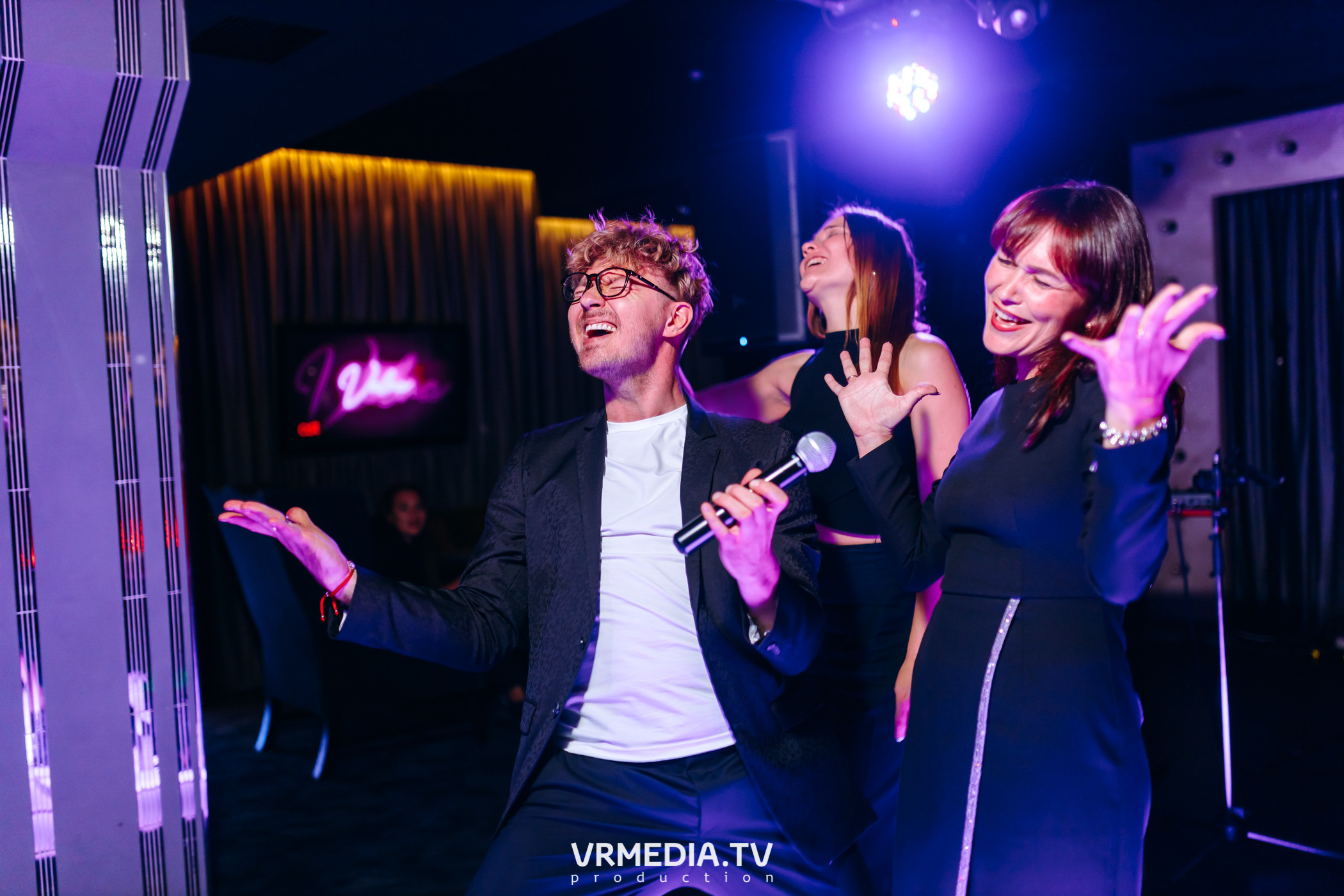 «Жуй орбит без сахара» в караоке-баре «Volna»