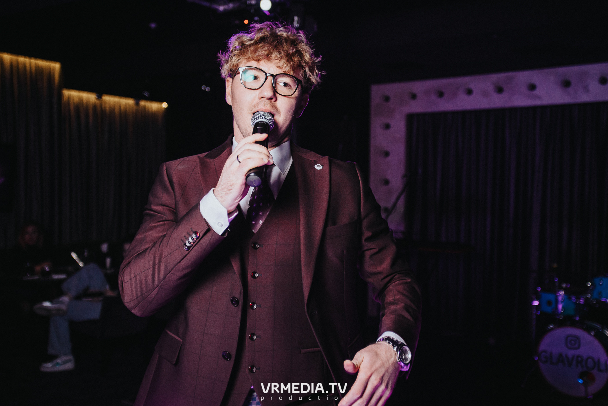 Выходные в караоке-баре «Volna»