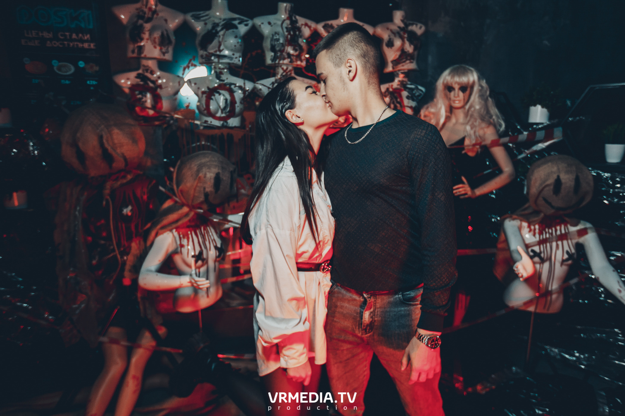 Театр мёртвых кукол в баре «DOSKI»