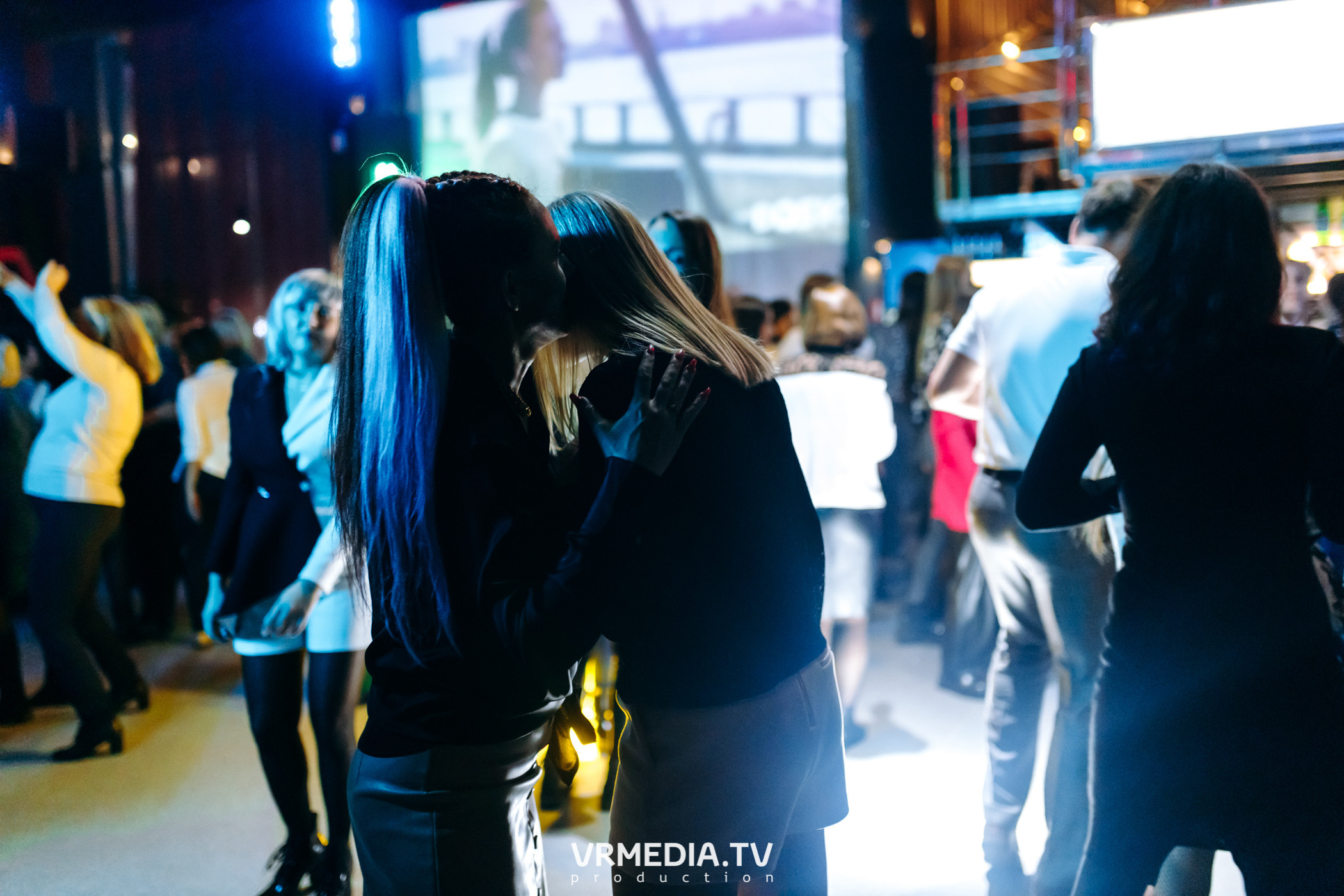 Выходные в баре «DOSKI»