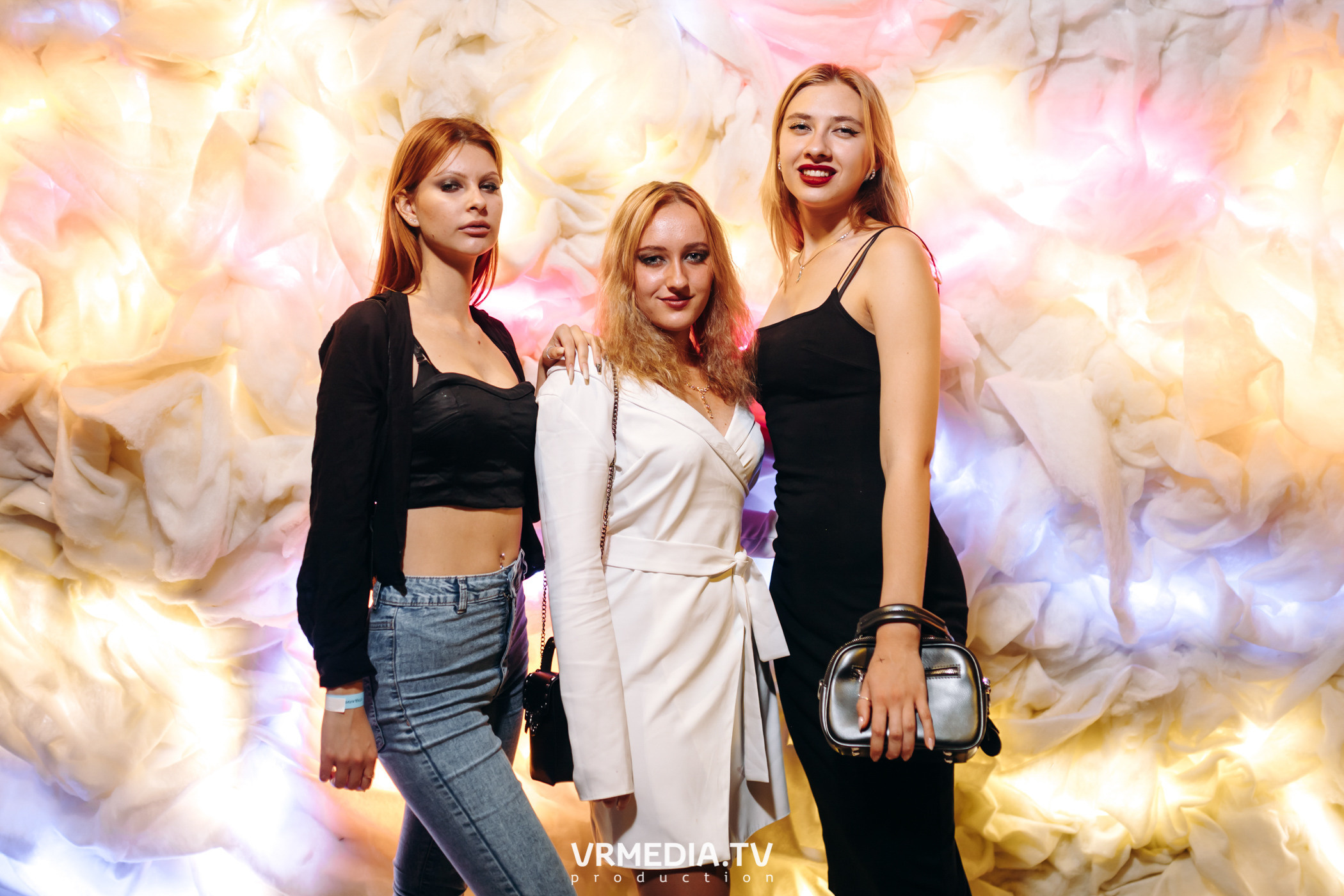 Ночь, Рейв и Мед