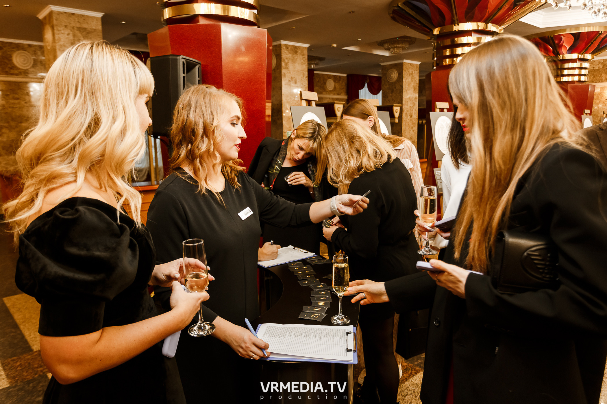 «Игра с Александром Друзем». В честь 27-летия компании БКС