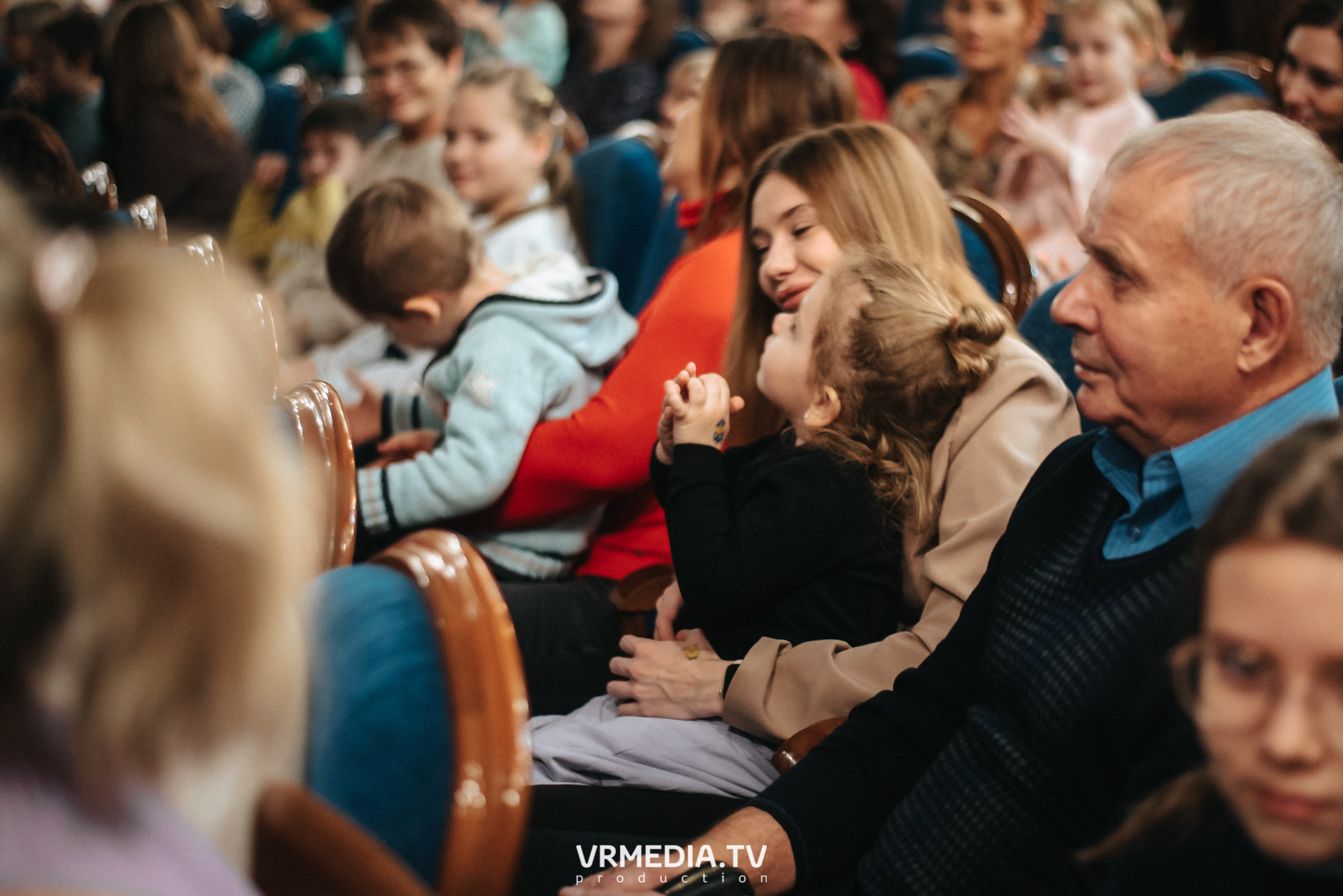 Шоу мыльных пузырей CLINK