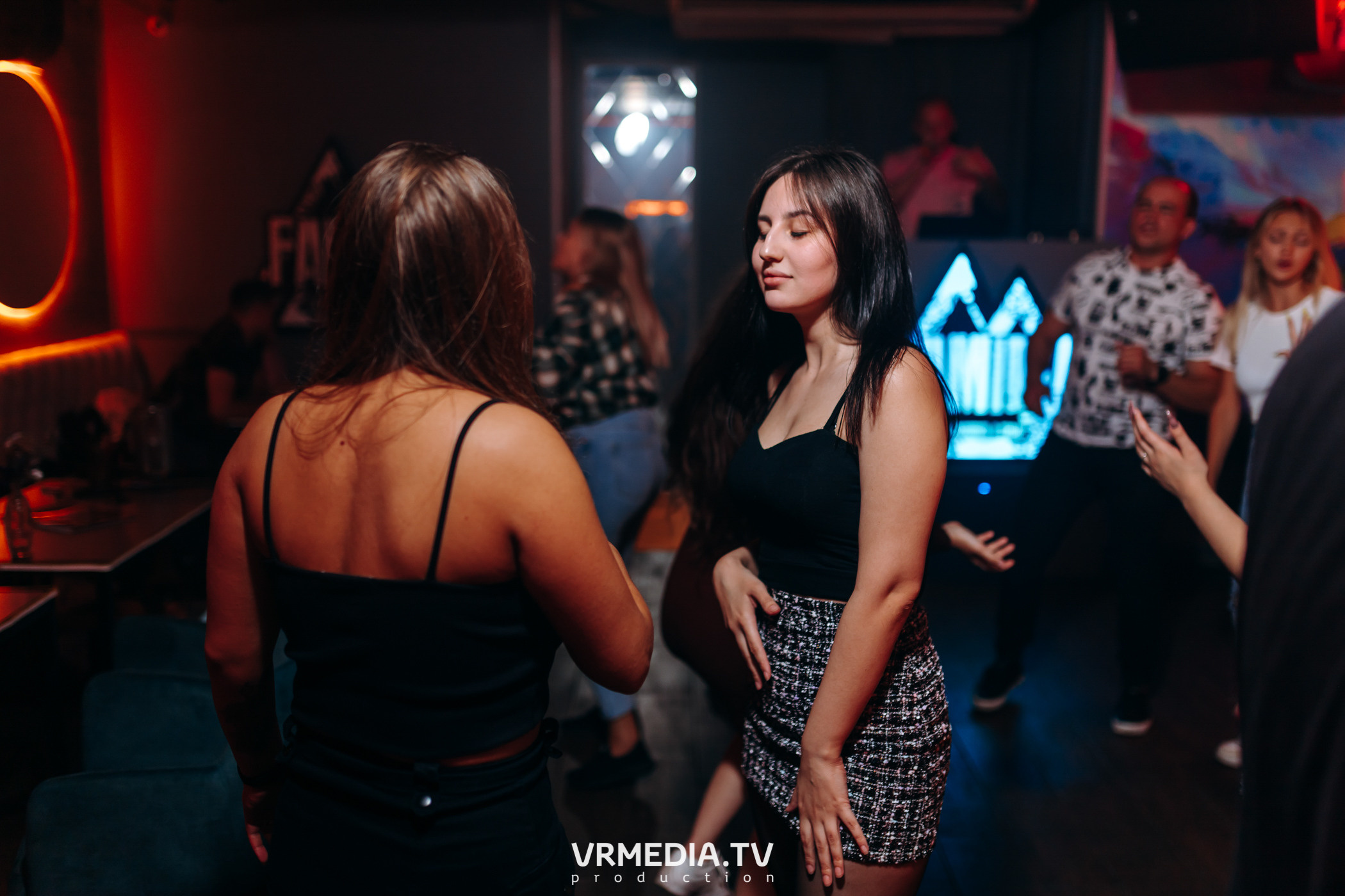 Ночь Безумного Бармена в Lounge Voice Hall «Familia»