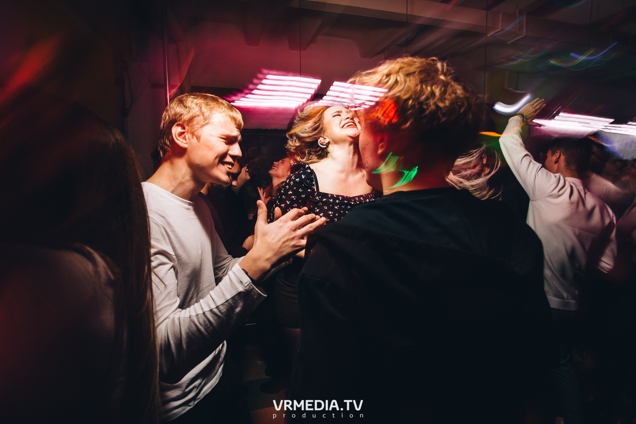 Выходные в баре «Cosmo»