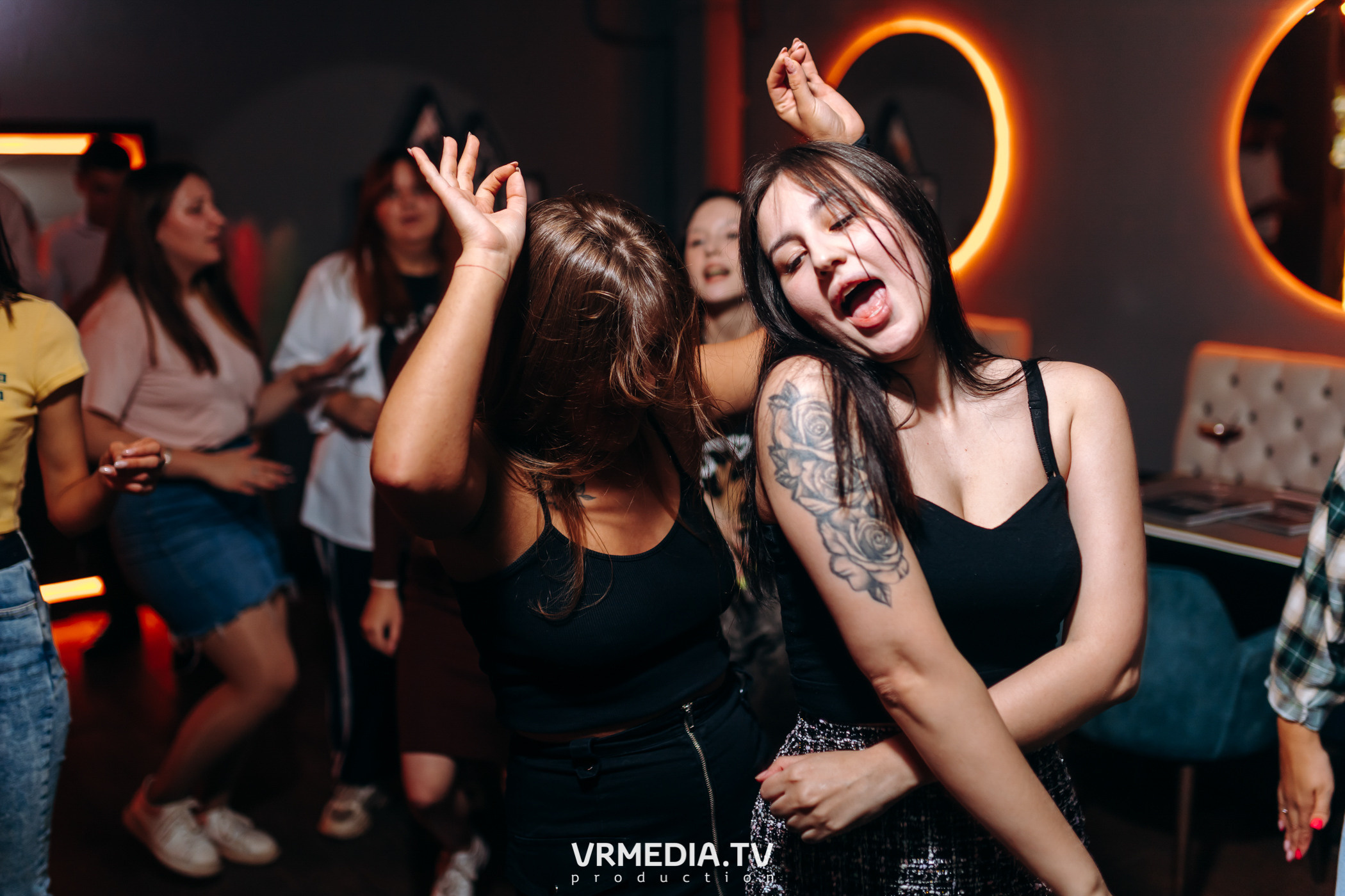 Ночь Безумного Бармена в Lounge Voice Hall «Familia»