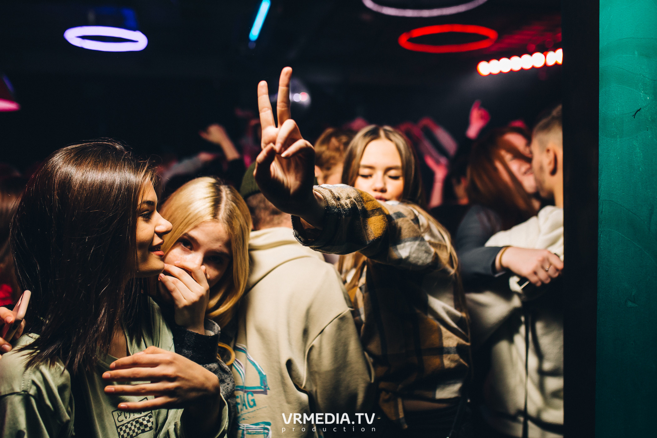 Выходные в баре «Хука Хаус»