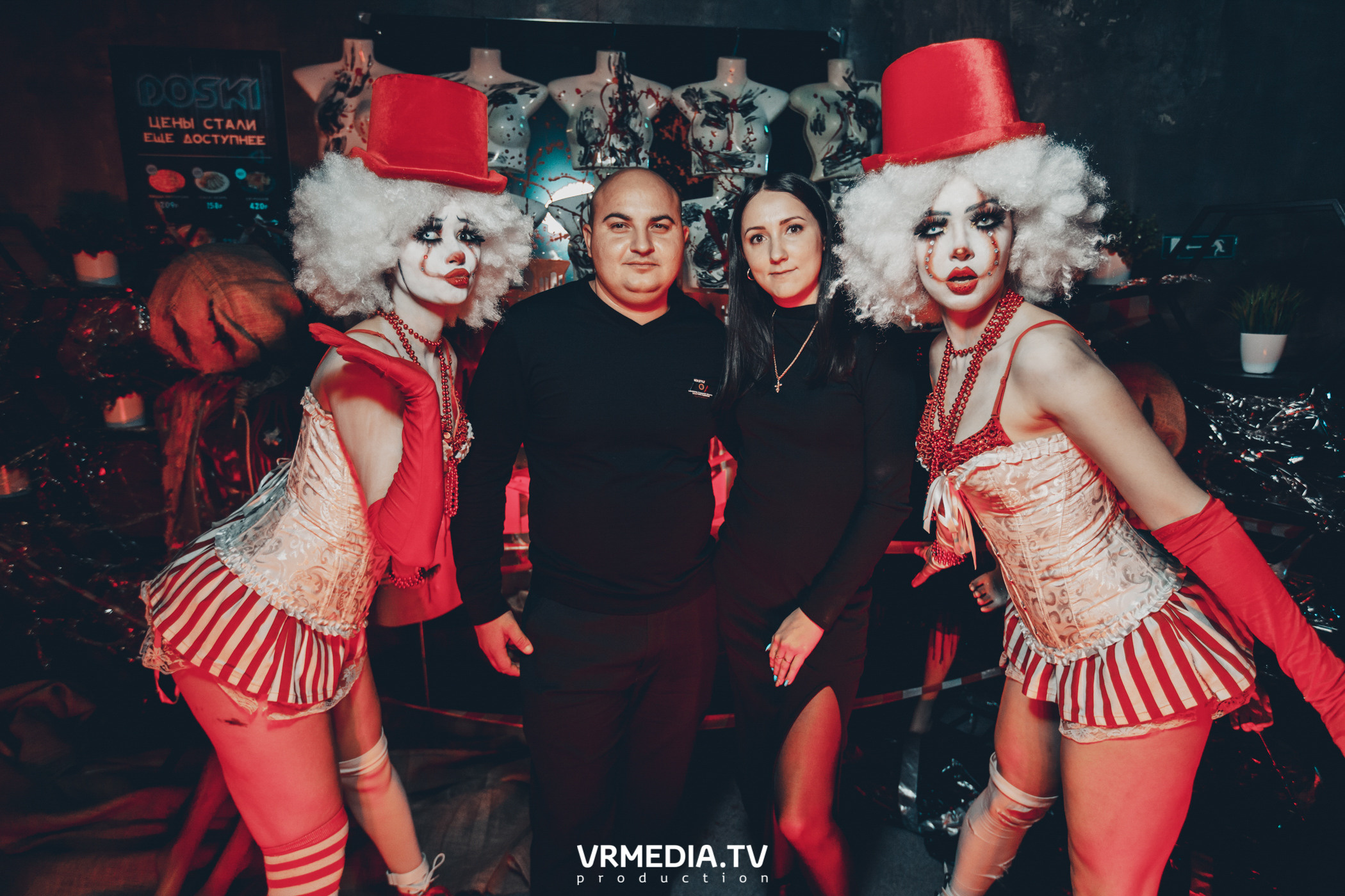 Театр мёртвых кукол в баре «DOSKI»