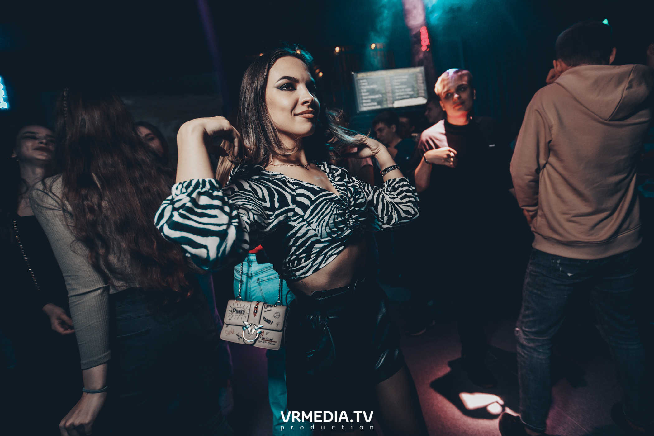 Выходные в баре «DOSKI»