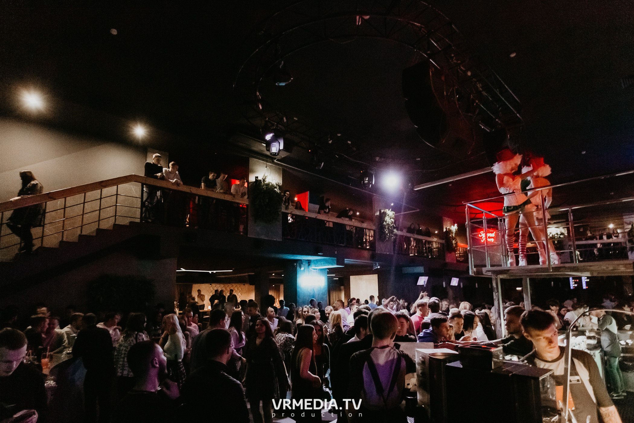 Выходные в баре «DOSKI»