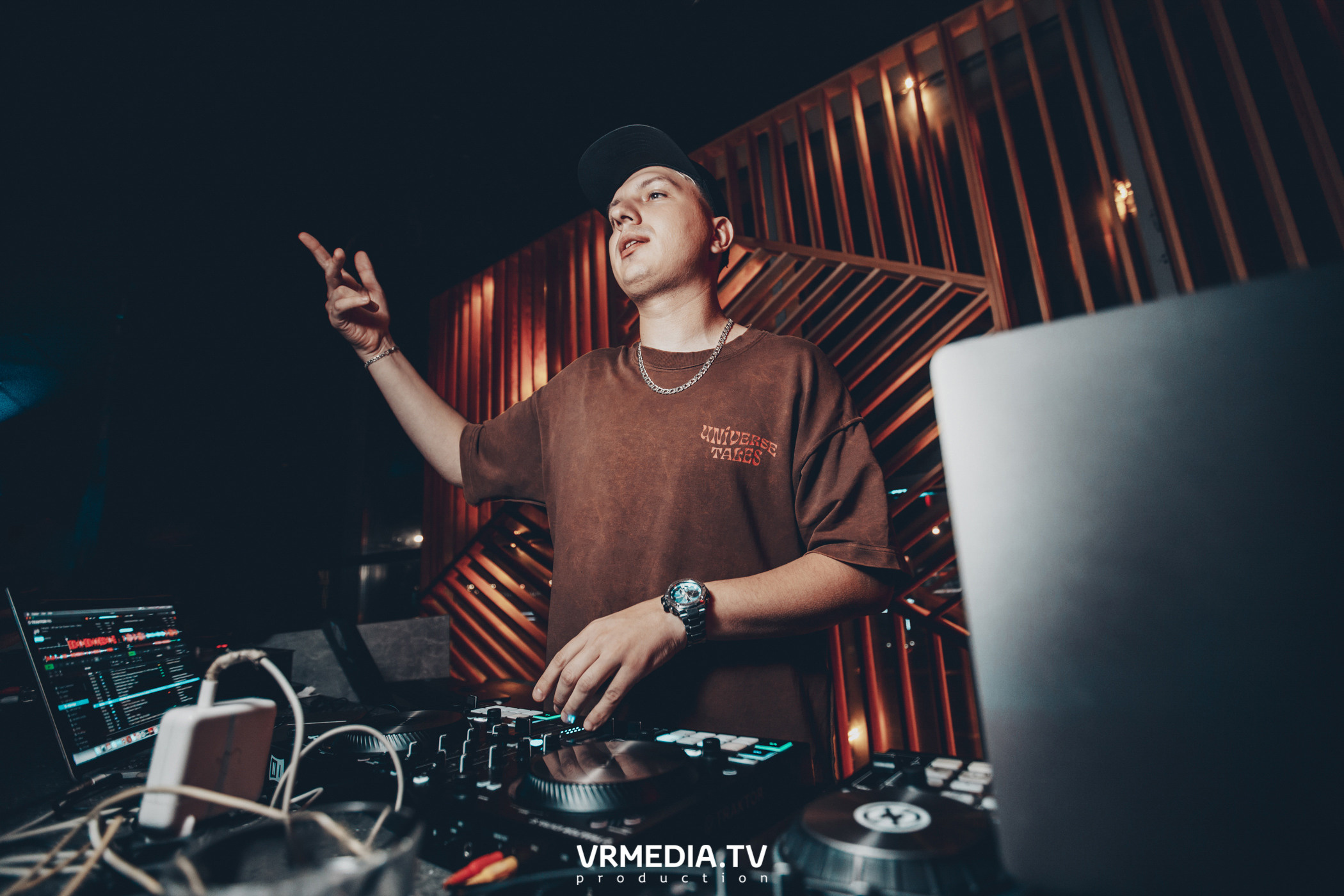 Выходные в баре «DOSKI»