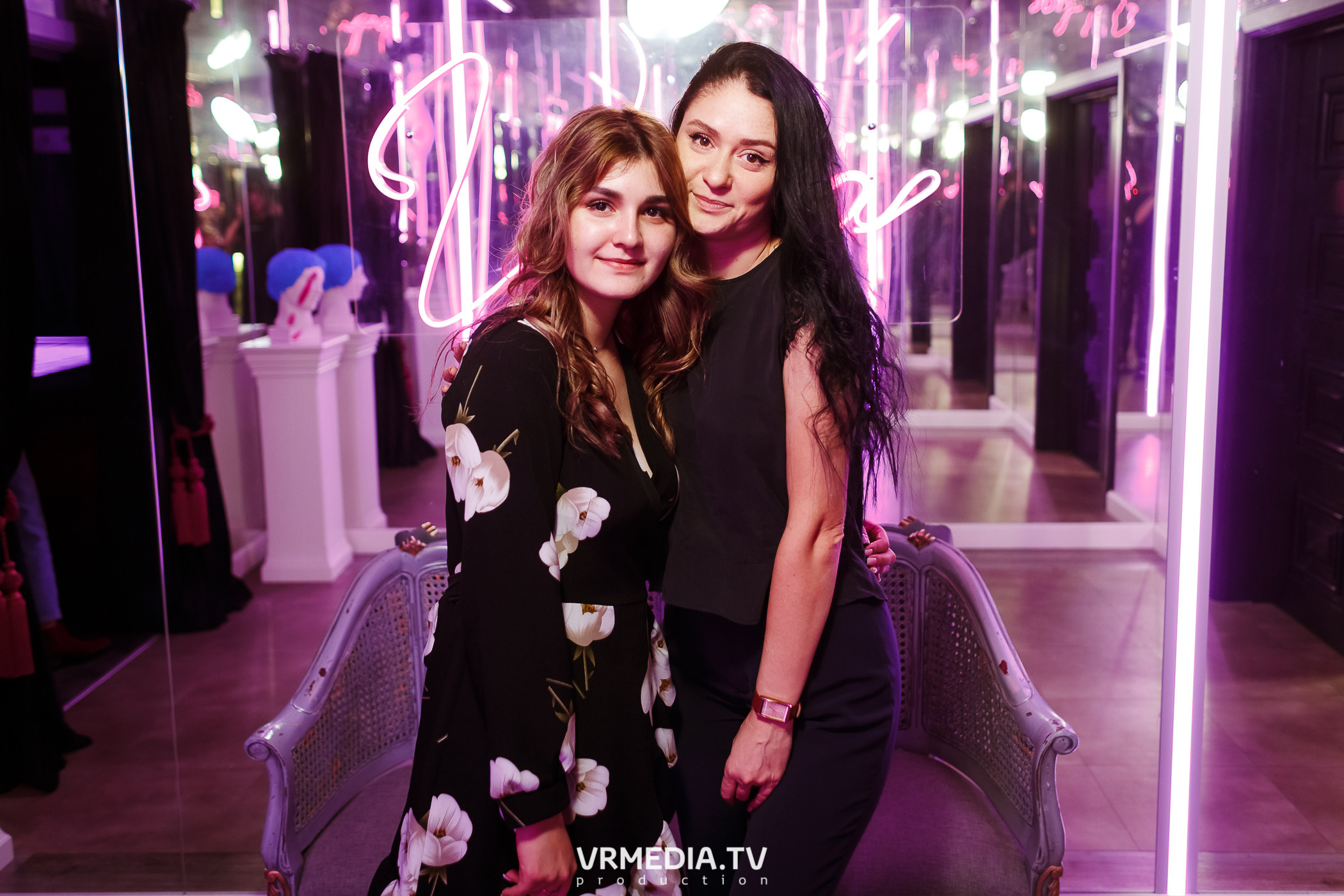 Выходные в караоке-баре «Volna»