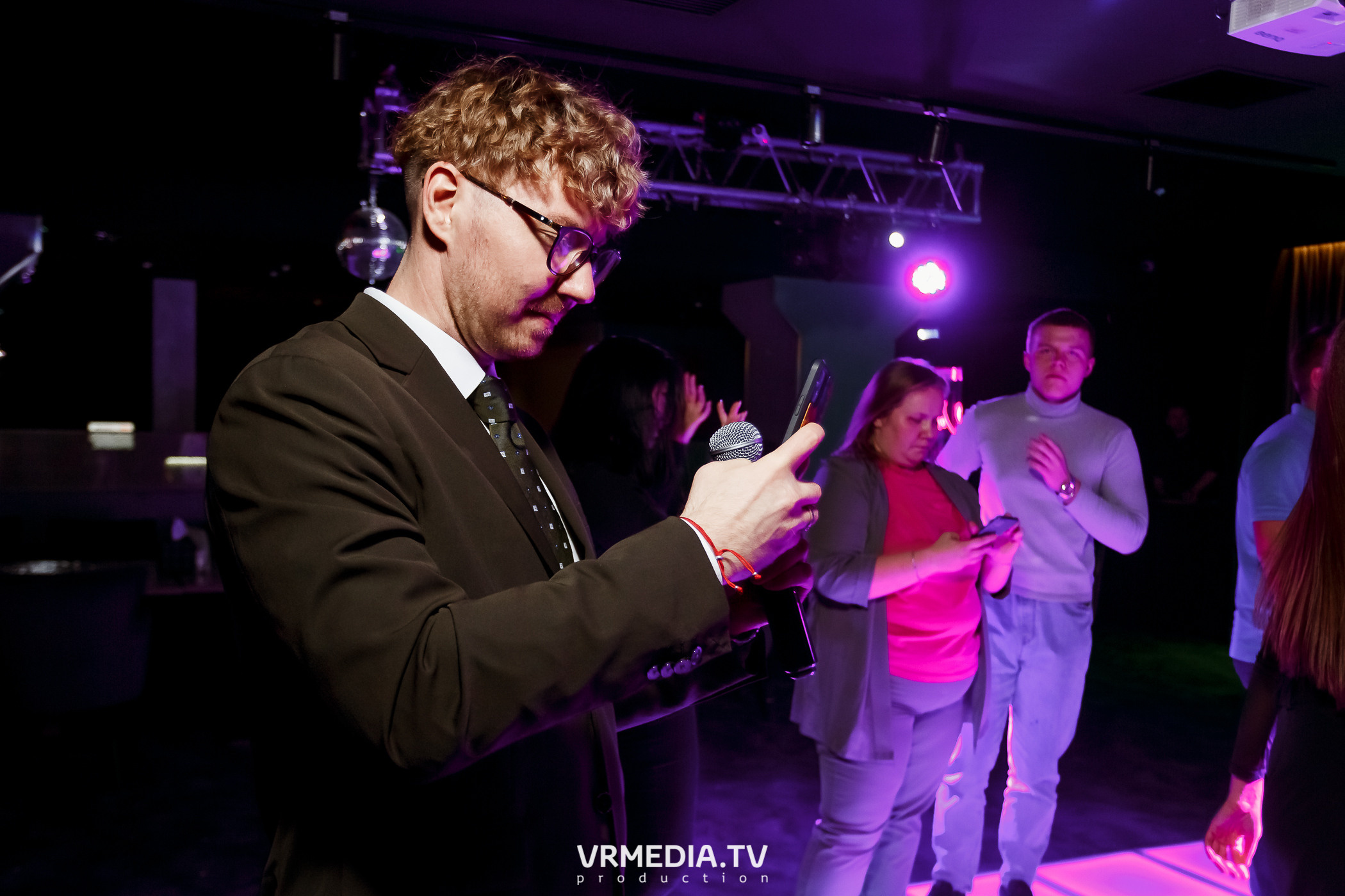 Выходные в караоке-баре «Volna»