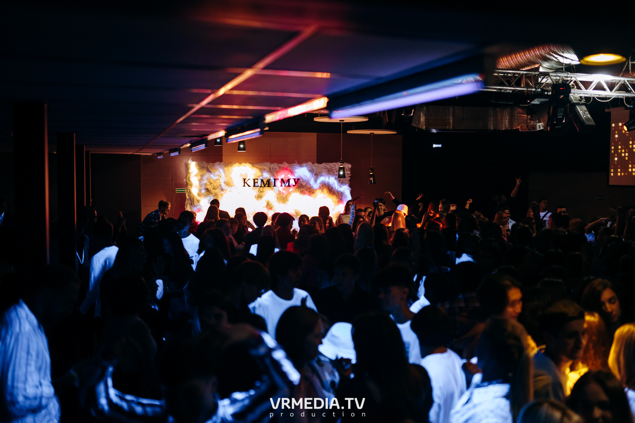 Ночь, Рейв и Мед