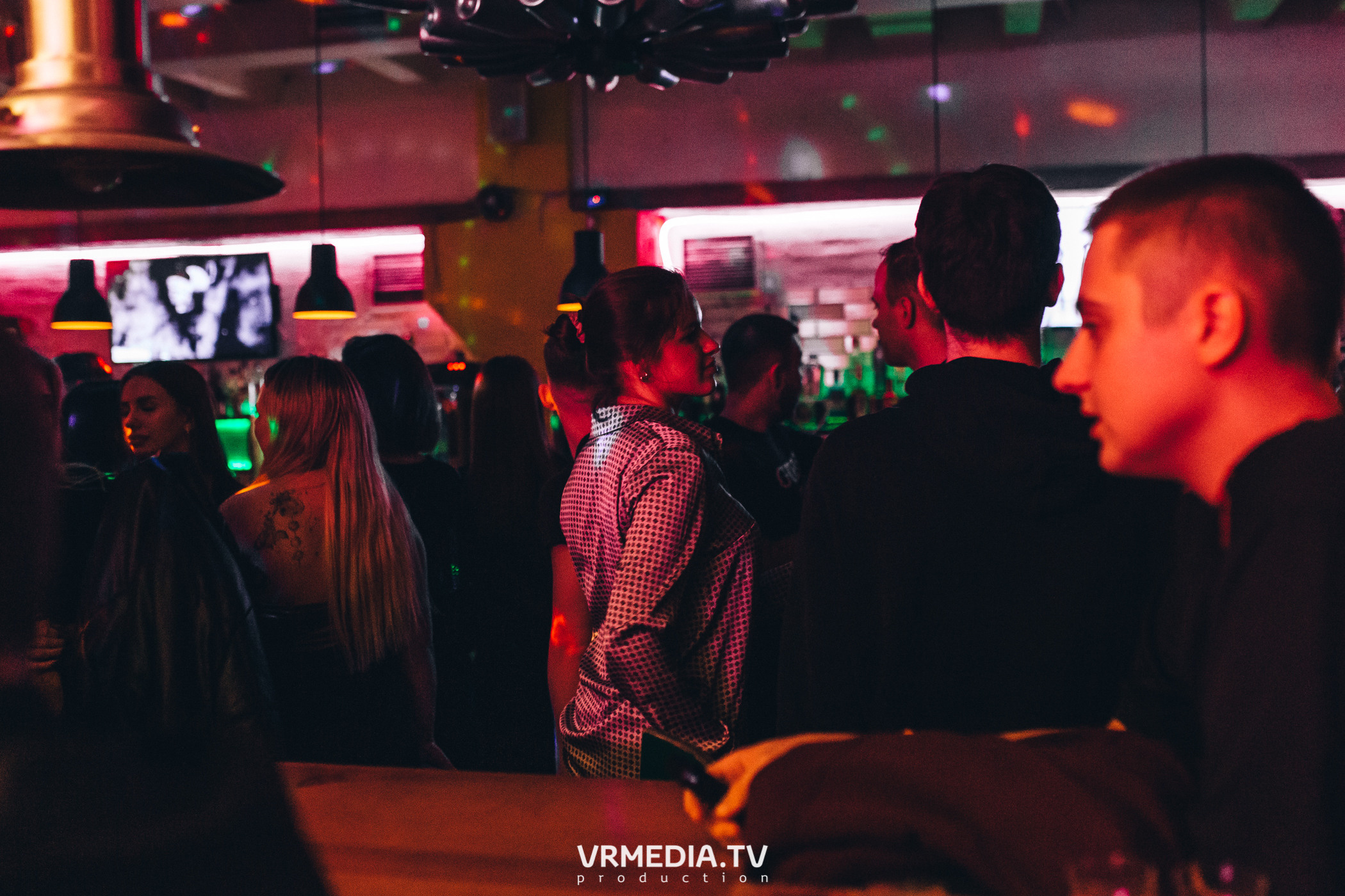 Выходные в баре «Cosmo»