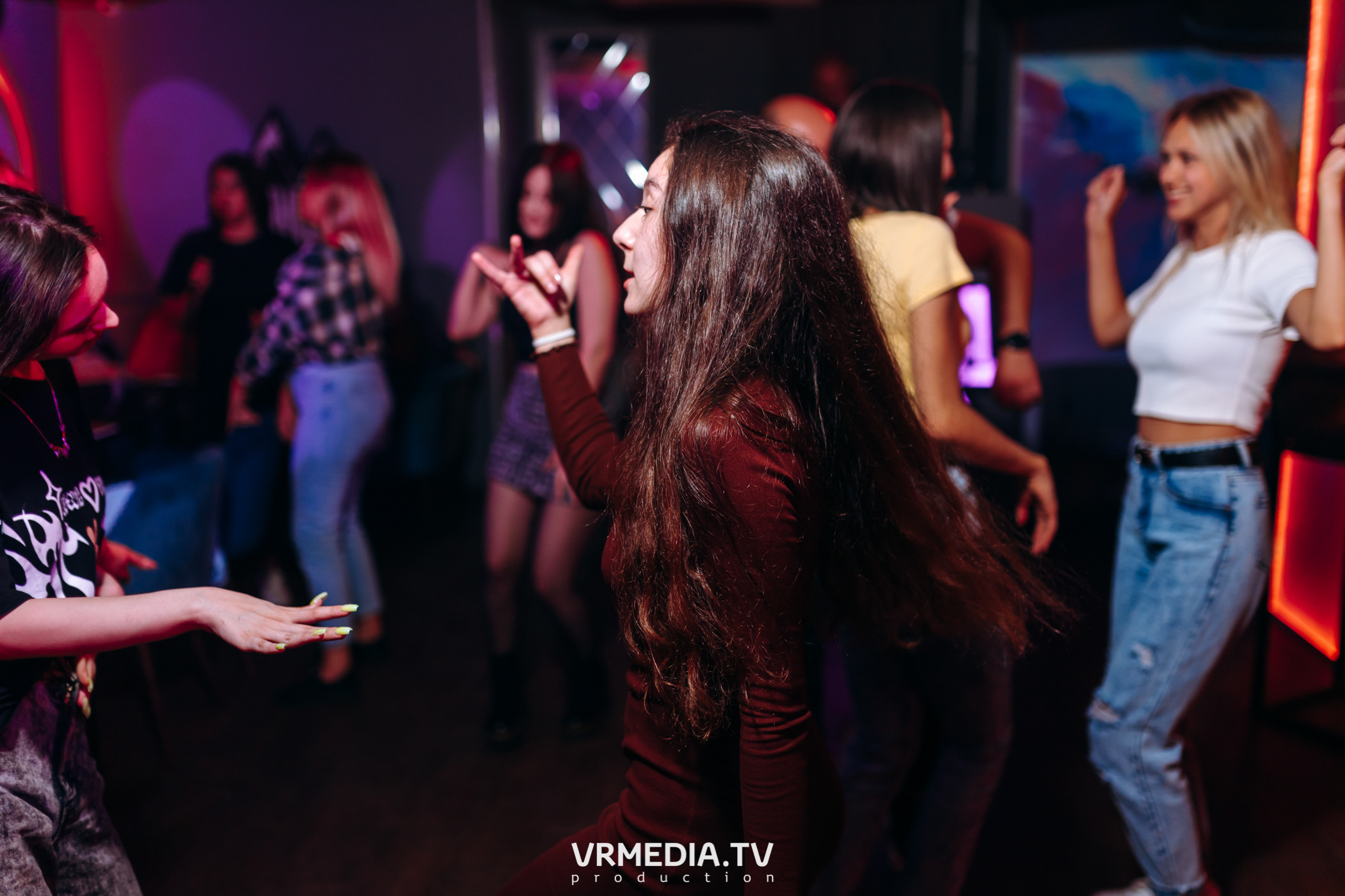 Ночь Безумного Бармена в Lounge Voice Hall «Familia»