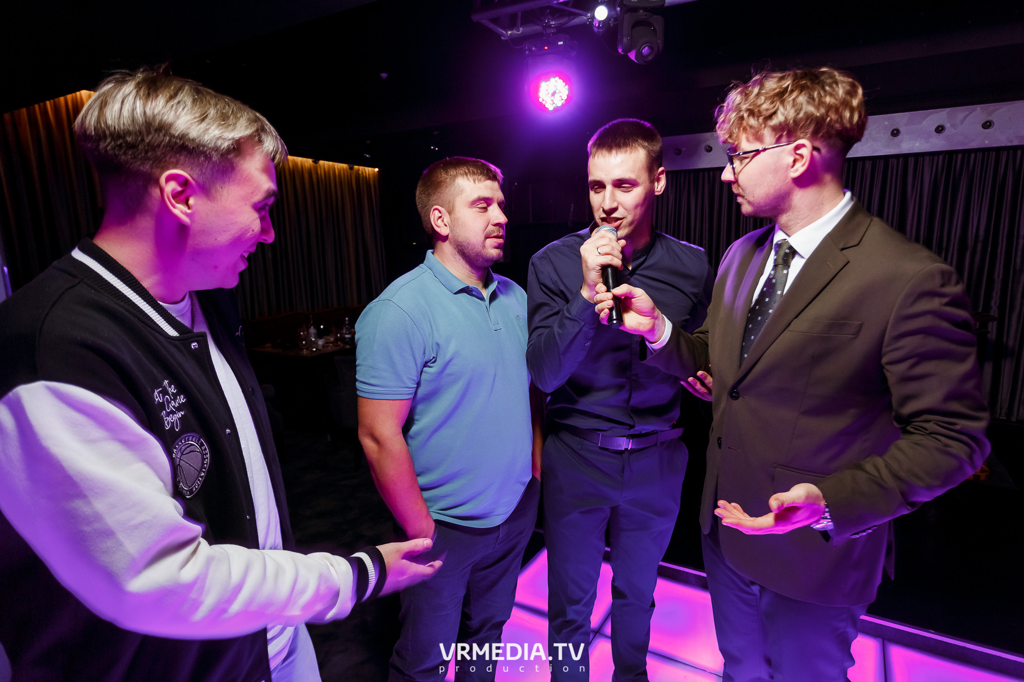 Выходные в караоке-баре «Volna»