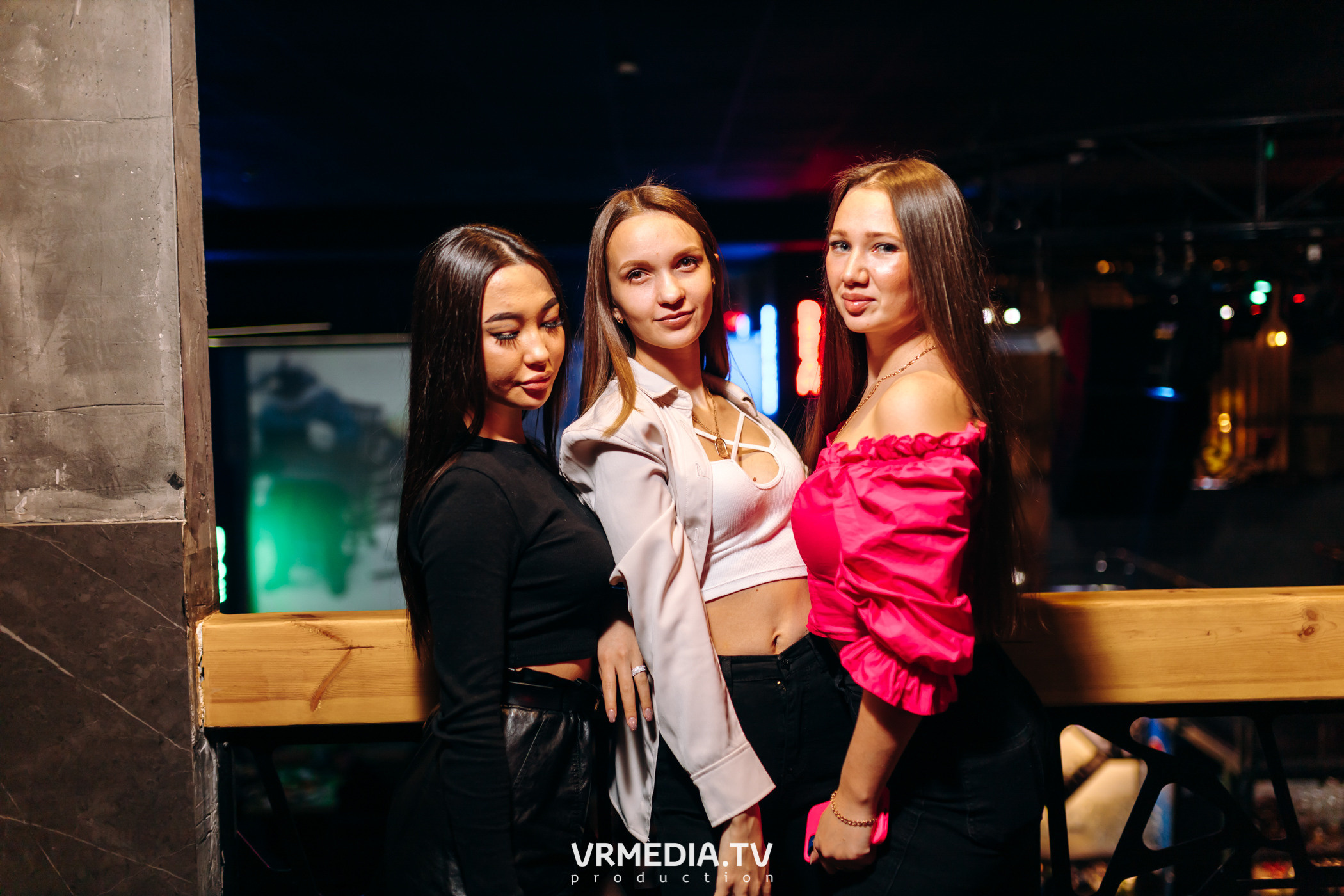 Выходные в баре «DOSKI»