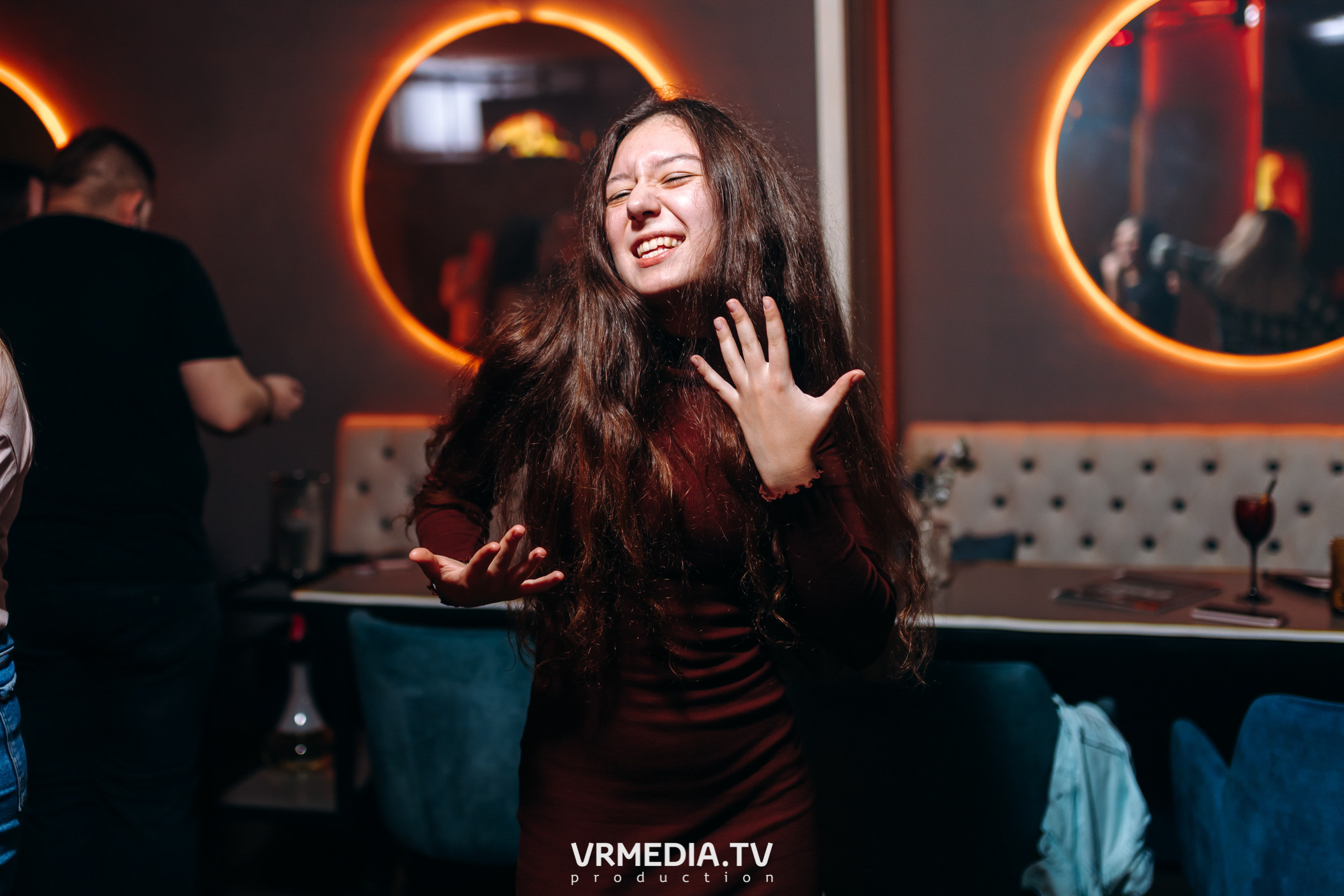 Ночь Безумного Бармена в Lounge Voice Hall «Familia»