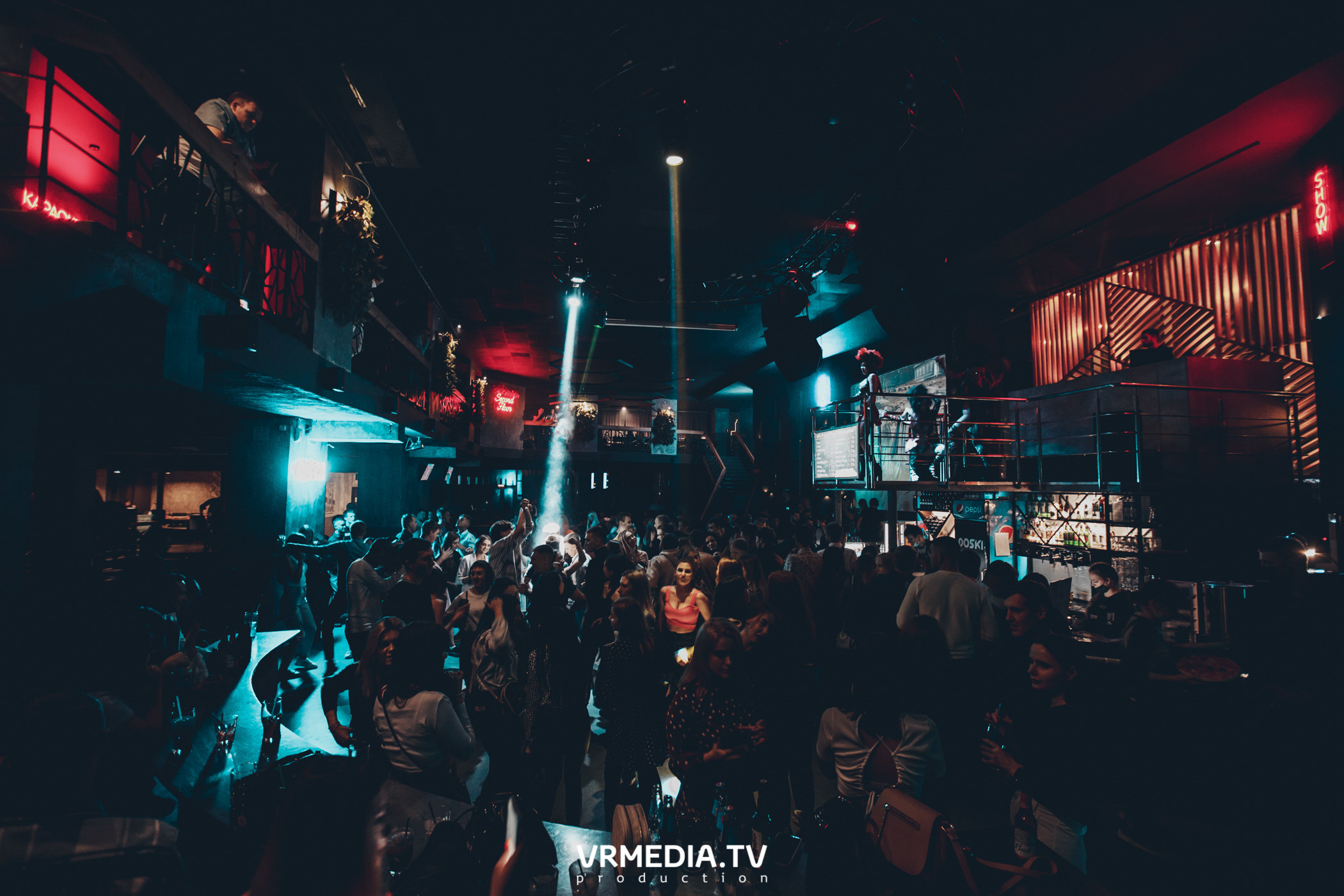 Выходные в баре «DOSKI»