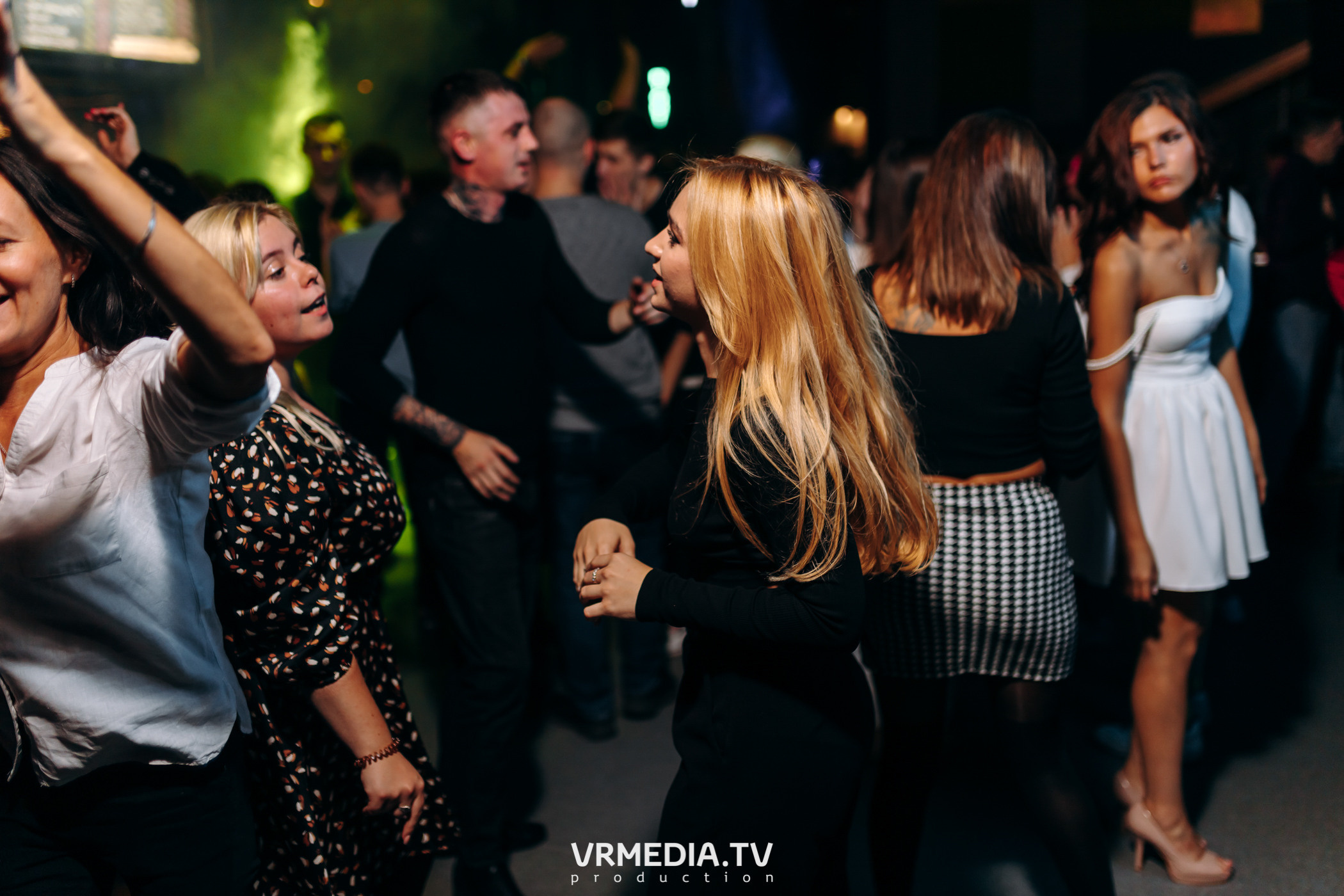 Выходные в баре «DOSKI»