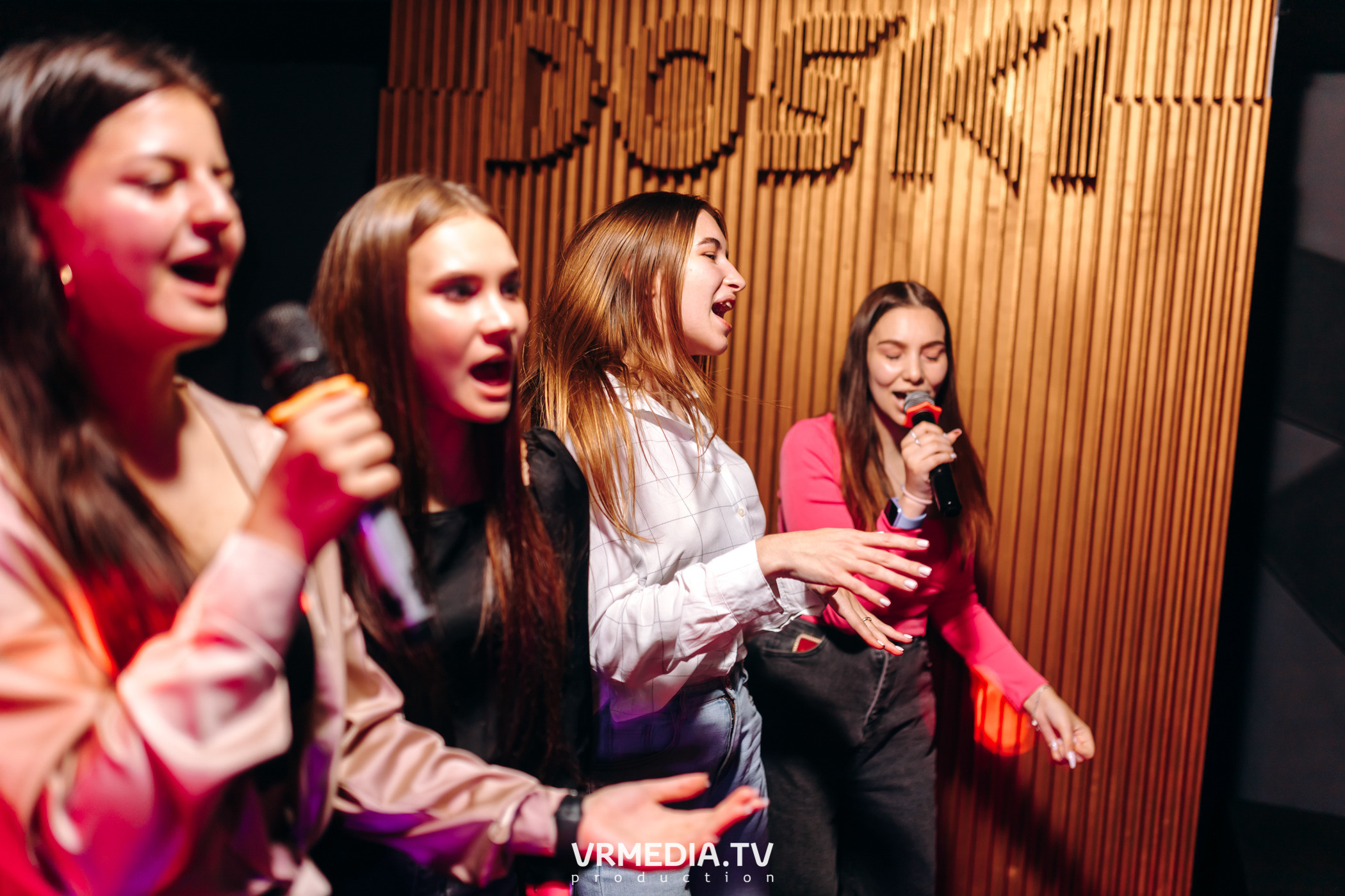 Выходные в баре «DOSKI»