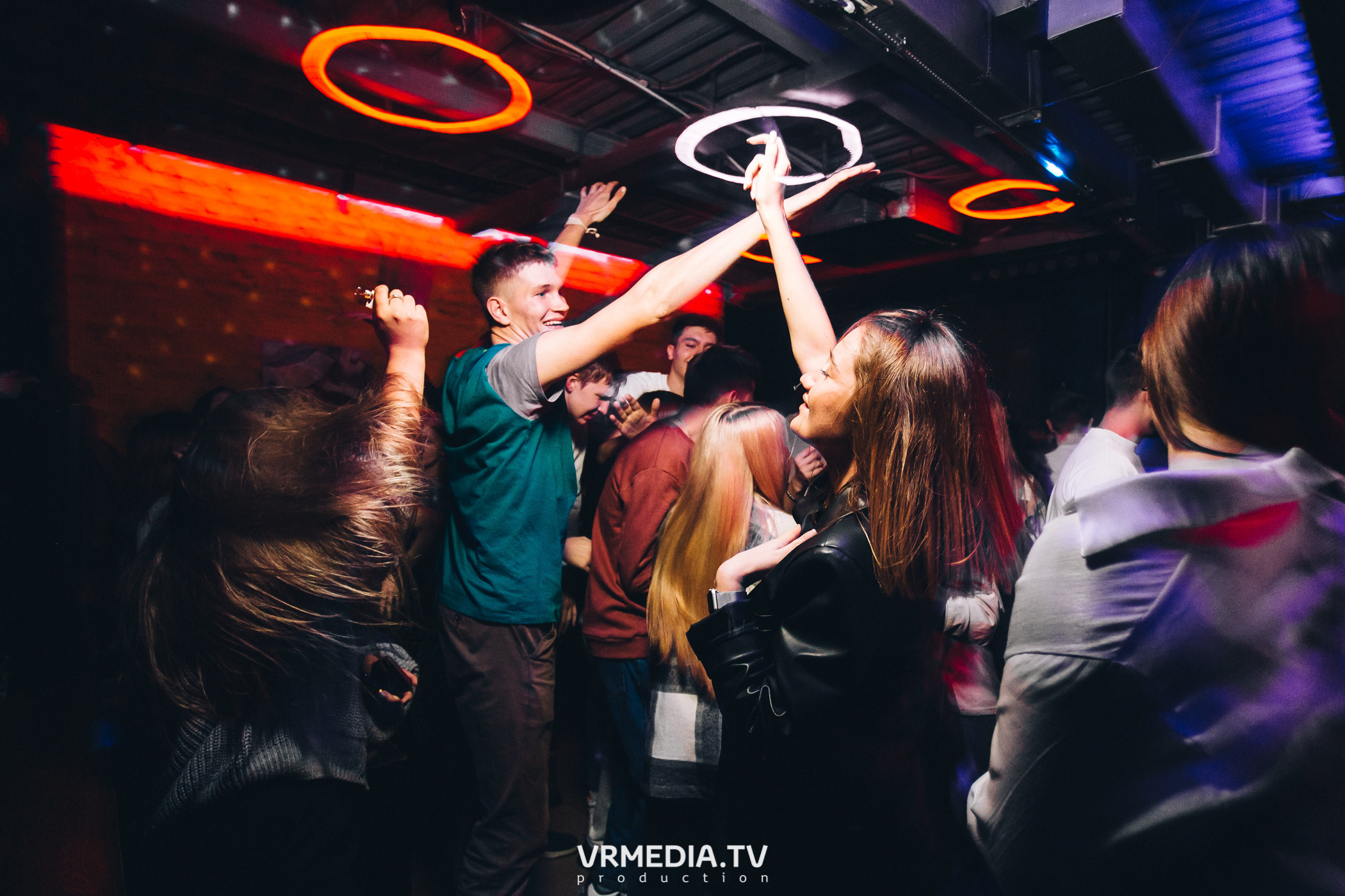 Выходные в баре «Хука Хаус»