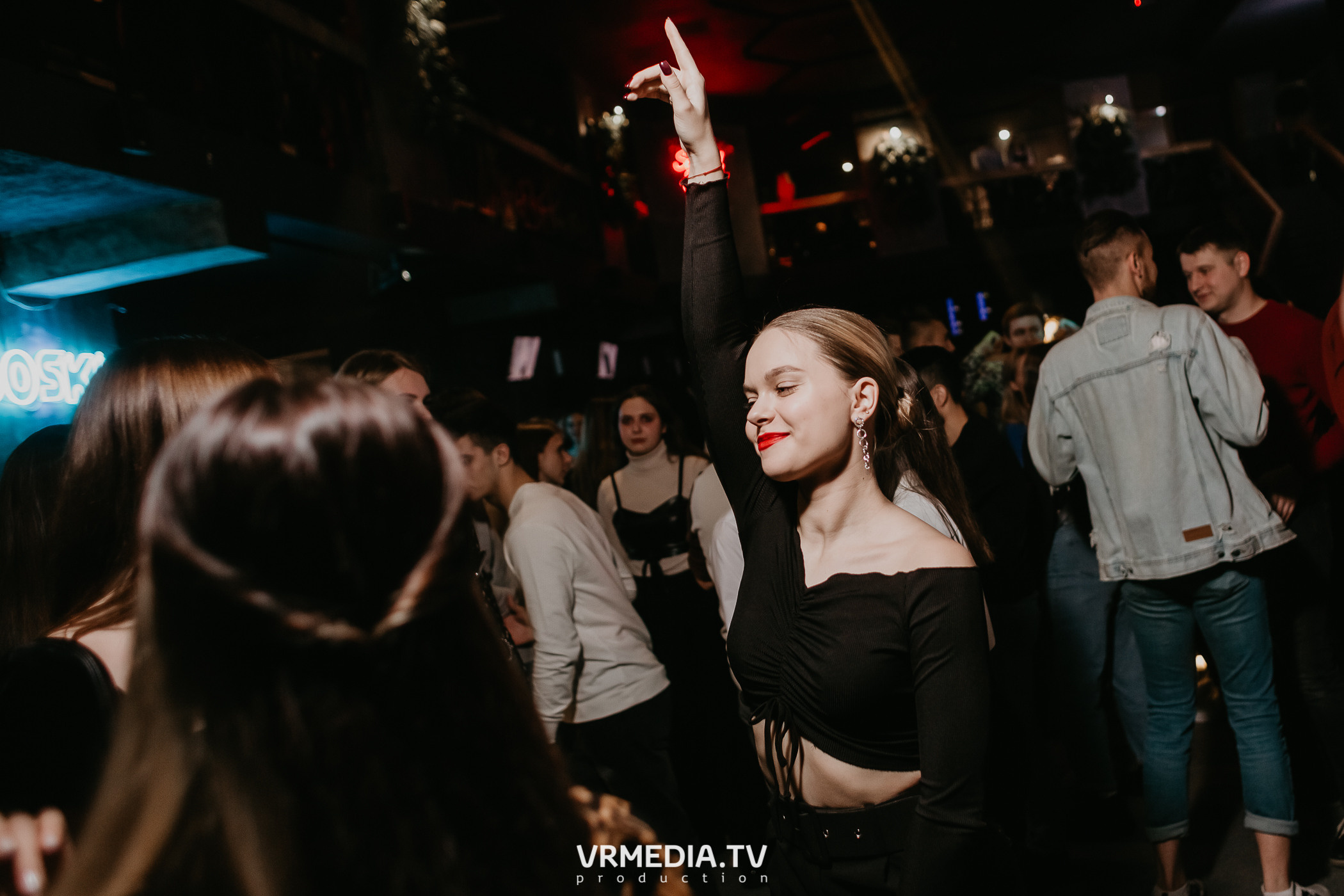 Выходные в баре «DOSKI»