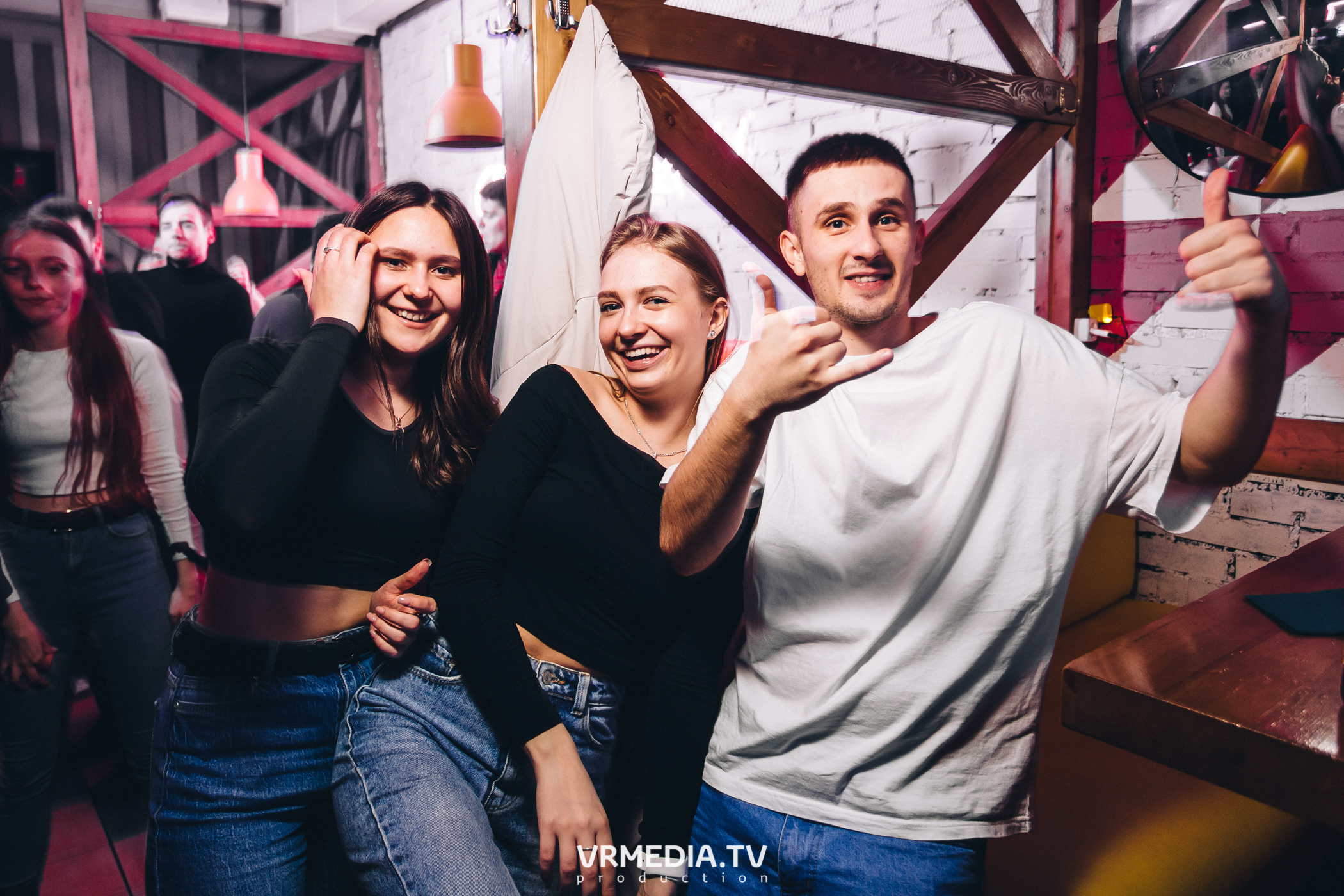 Выходные в баре «Cosmo»