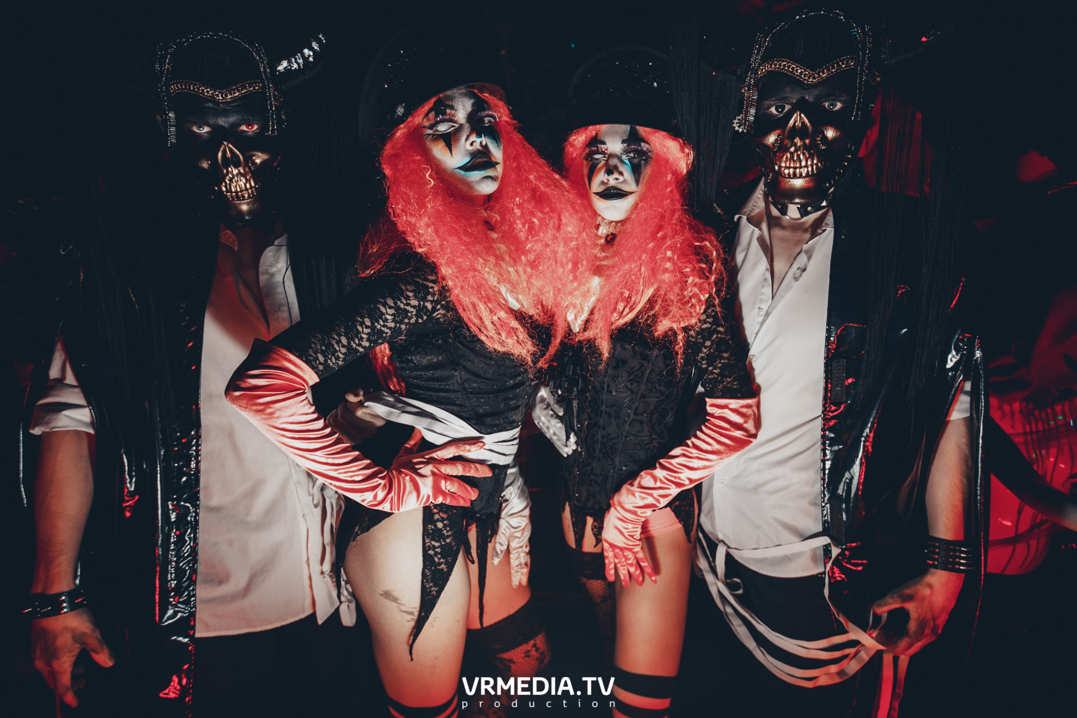 Театр мёртвых кукол в баре «DOSKI»