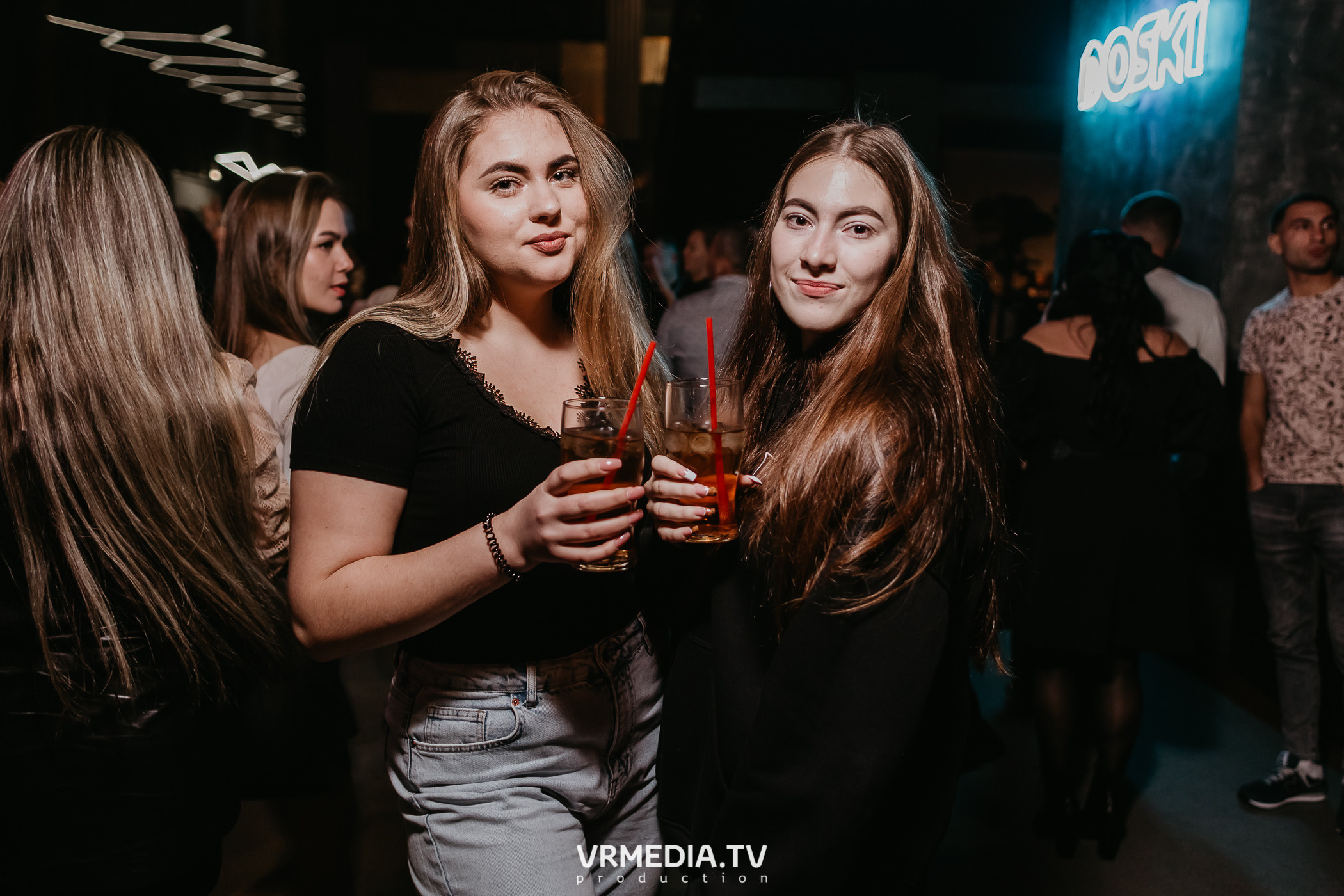 Выходные в баре «DOSKI»