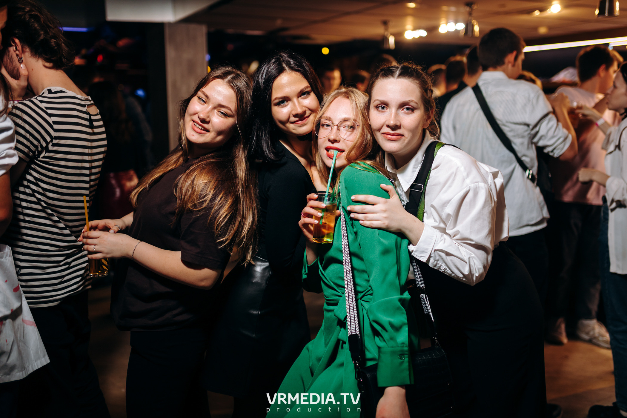 Ночь, Рейв и Мед