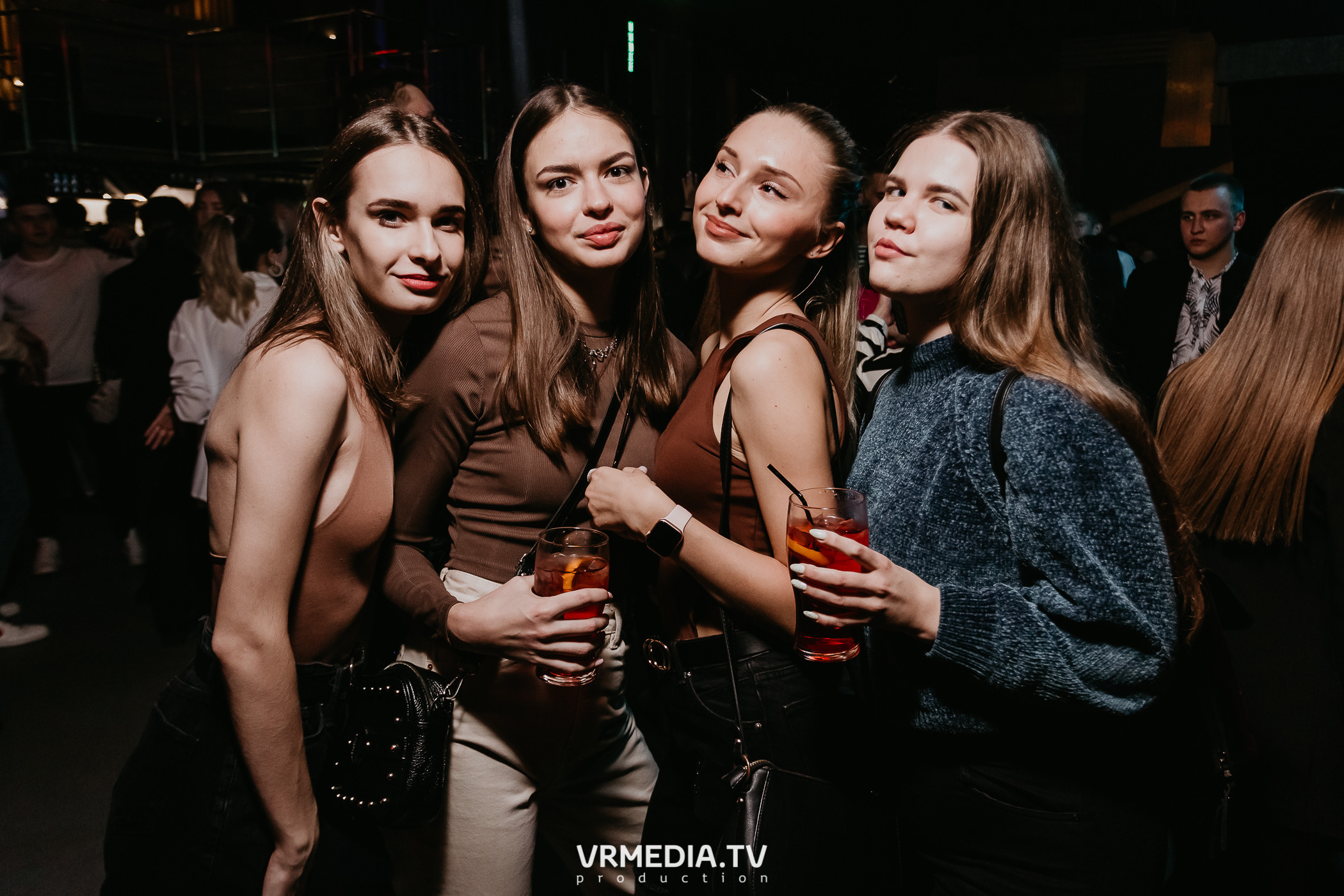 Выходные в баре «DOSKI»