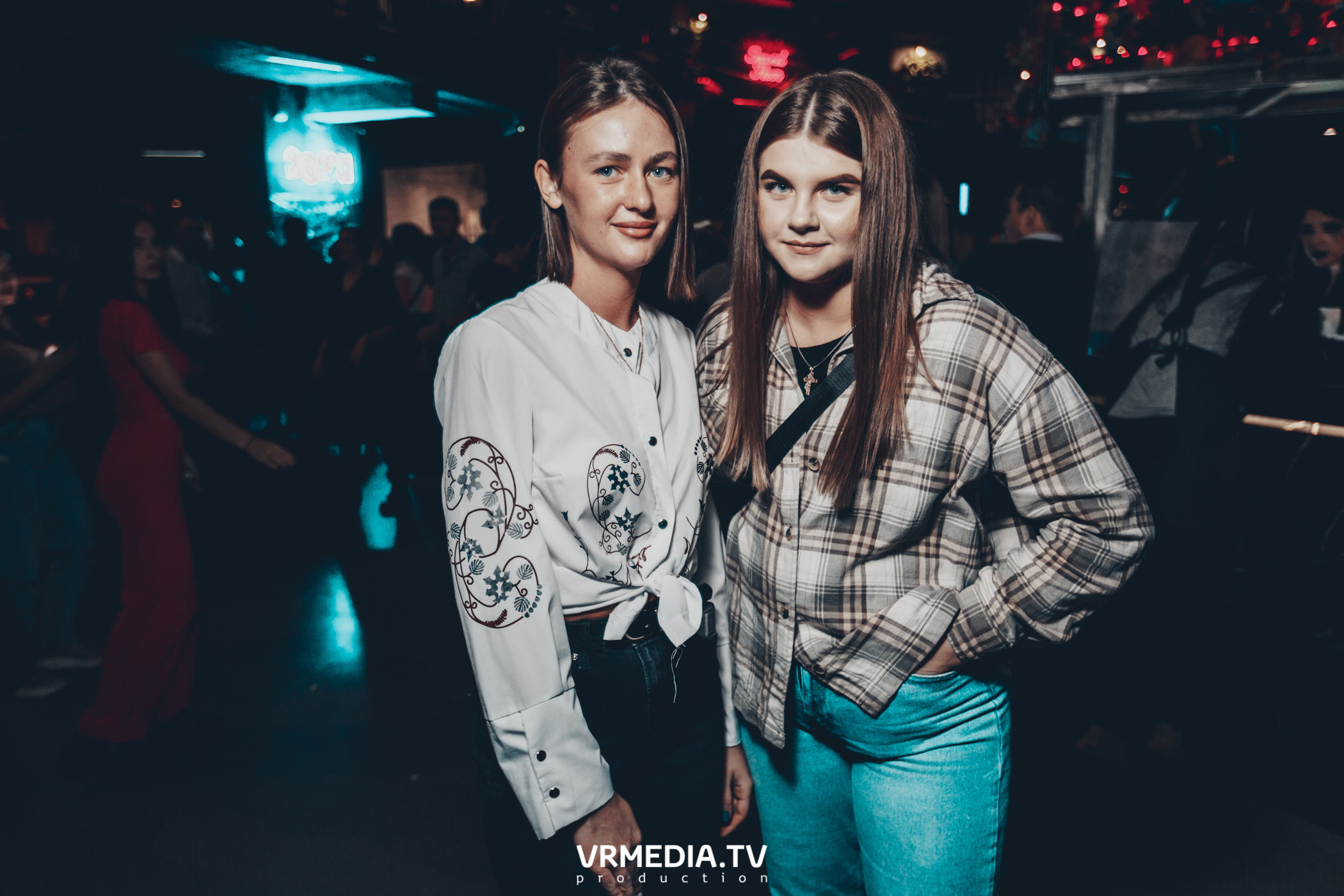 Театр мёртвых кукол в баре «DOSKI»