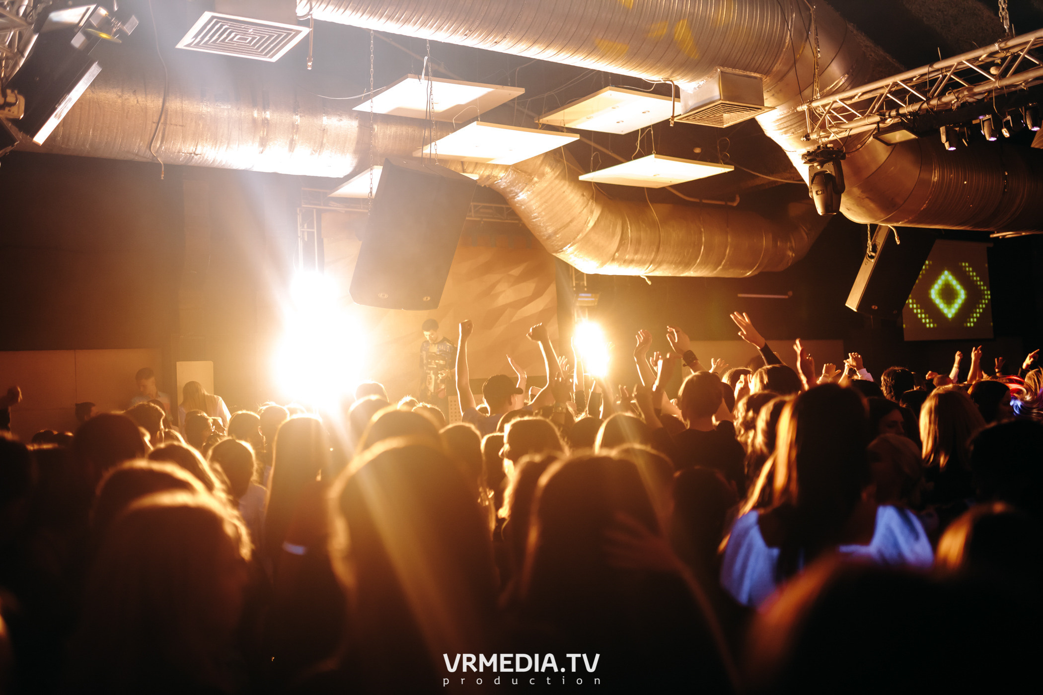 Ночь, Рейв и Мед