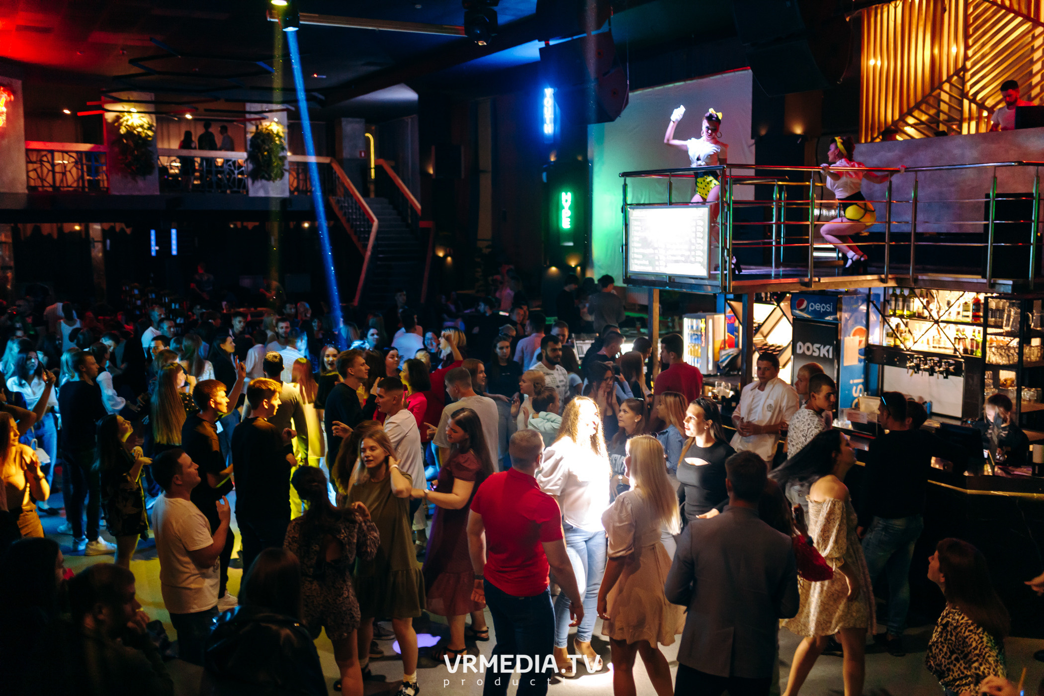 Выходные в баре «DOSKI»