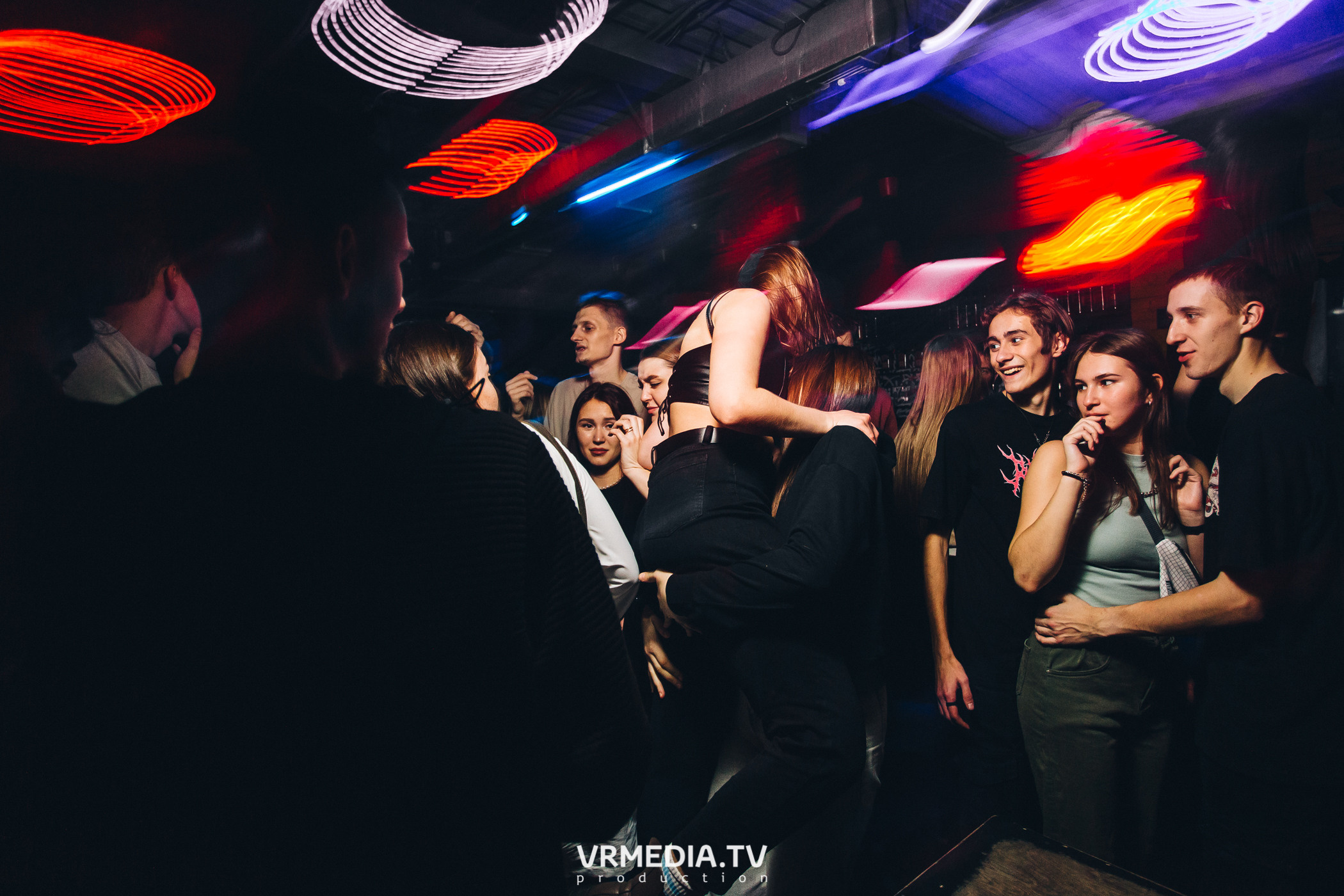 Выходные в баре «Хука Хаус»