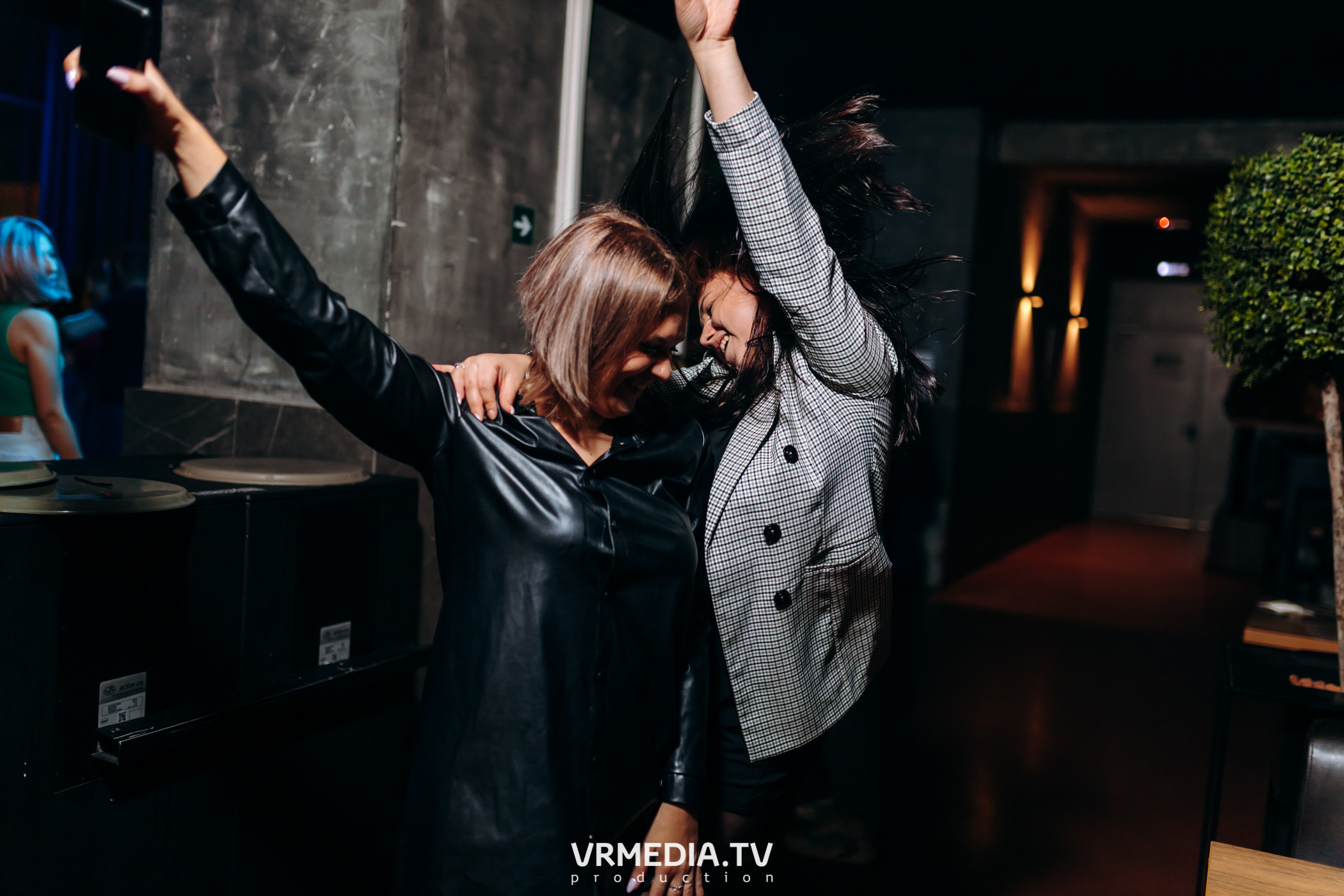 Выходные в баре «DOSKI»