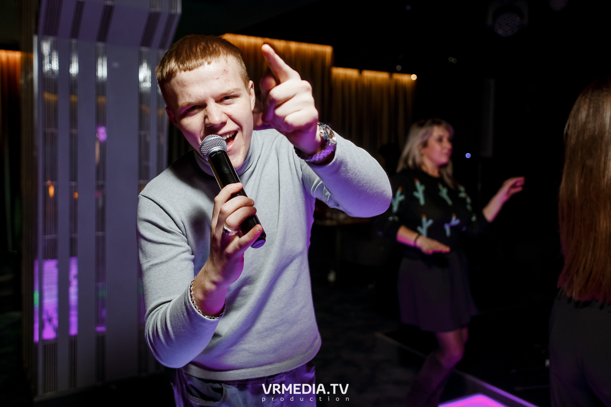 Выходные в караоке-баре «Volna»