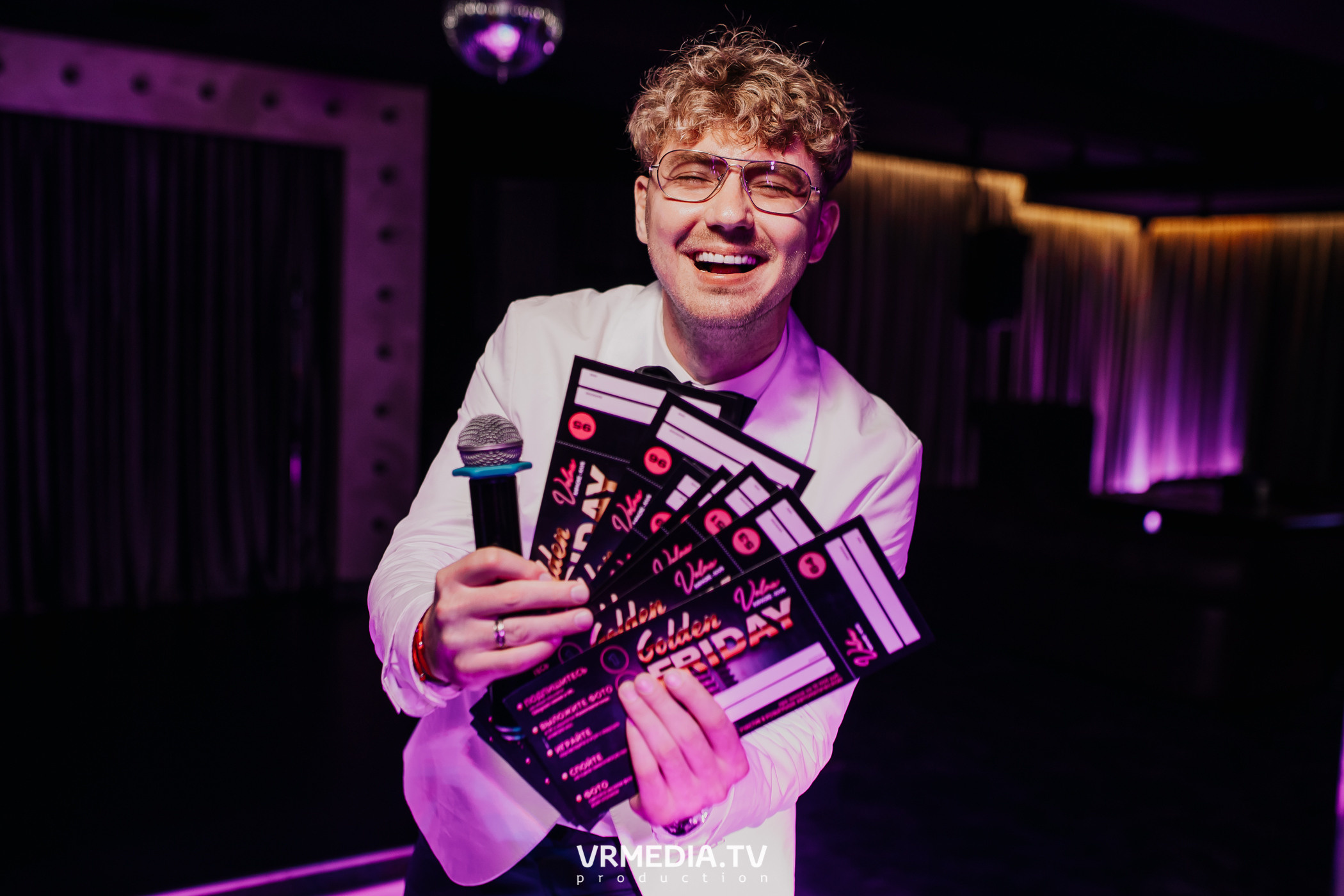 Выходные в караоке-баре «Volna»