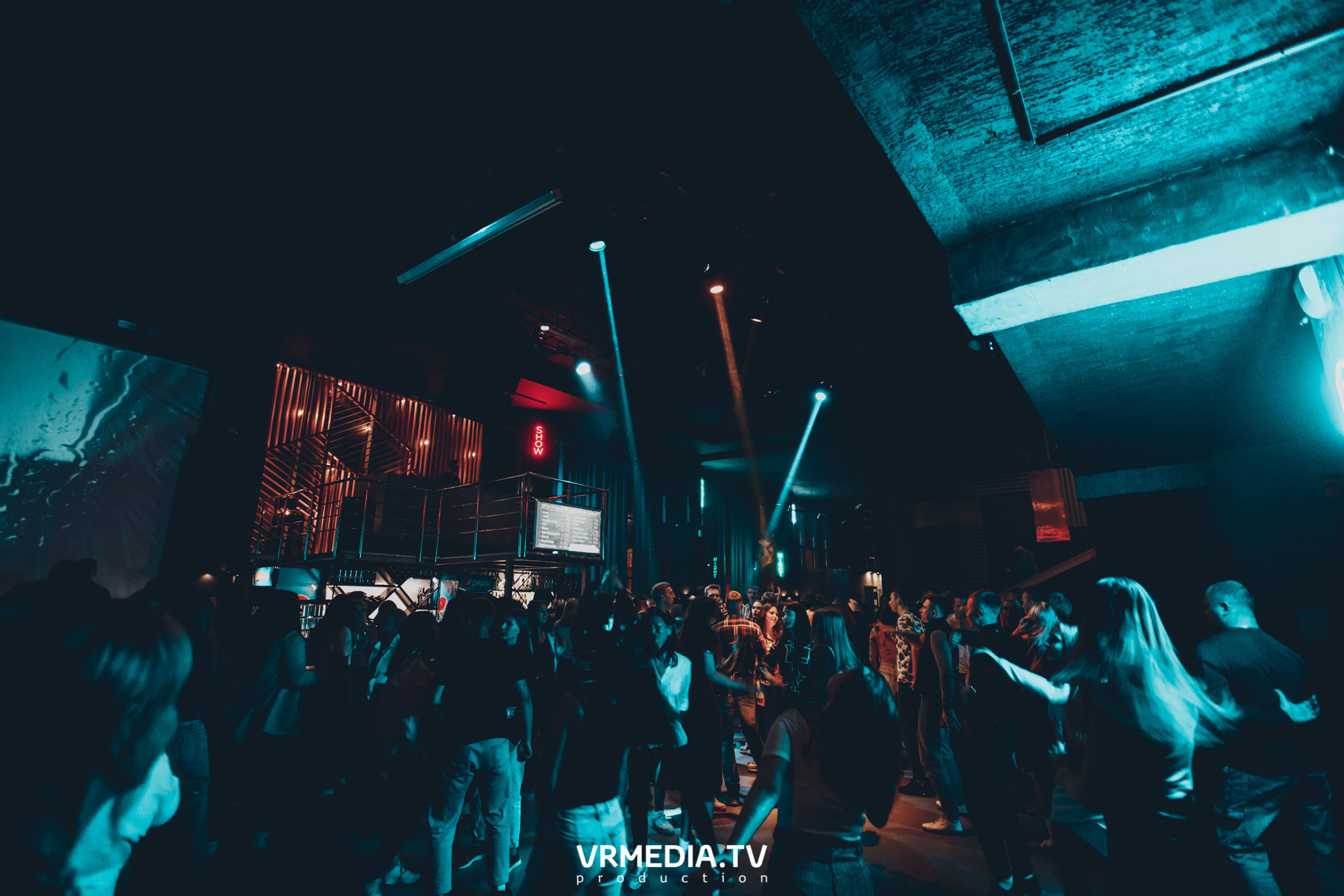 Выходные в баре «DOSKI»