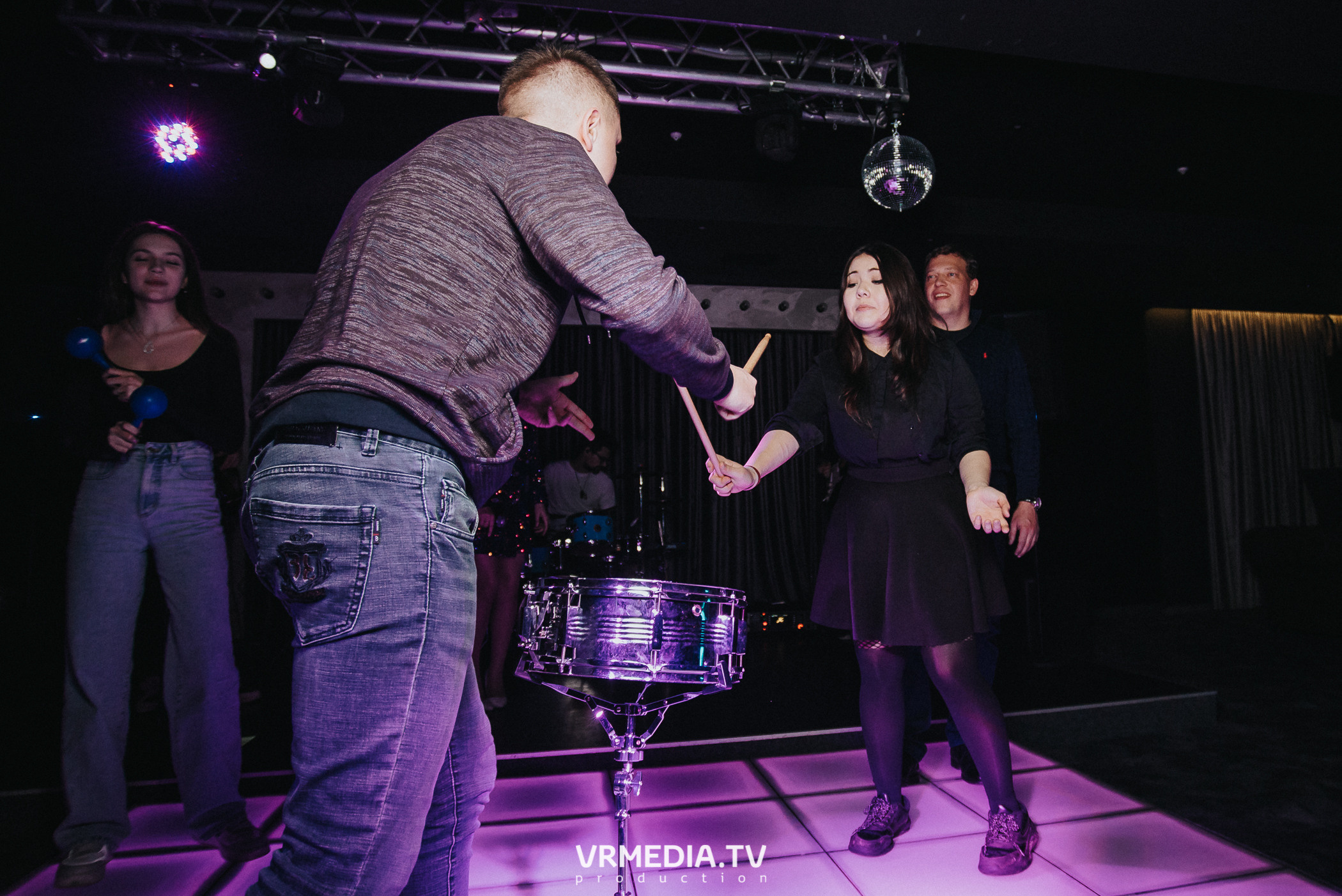 Выходные в караоке-баре «Volna»