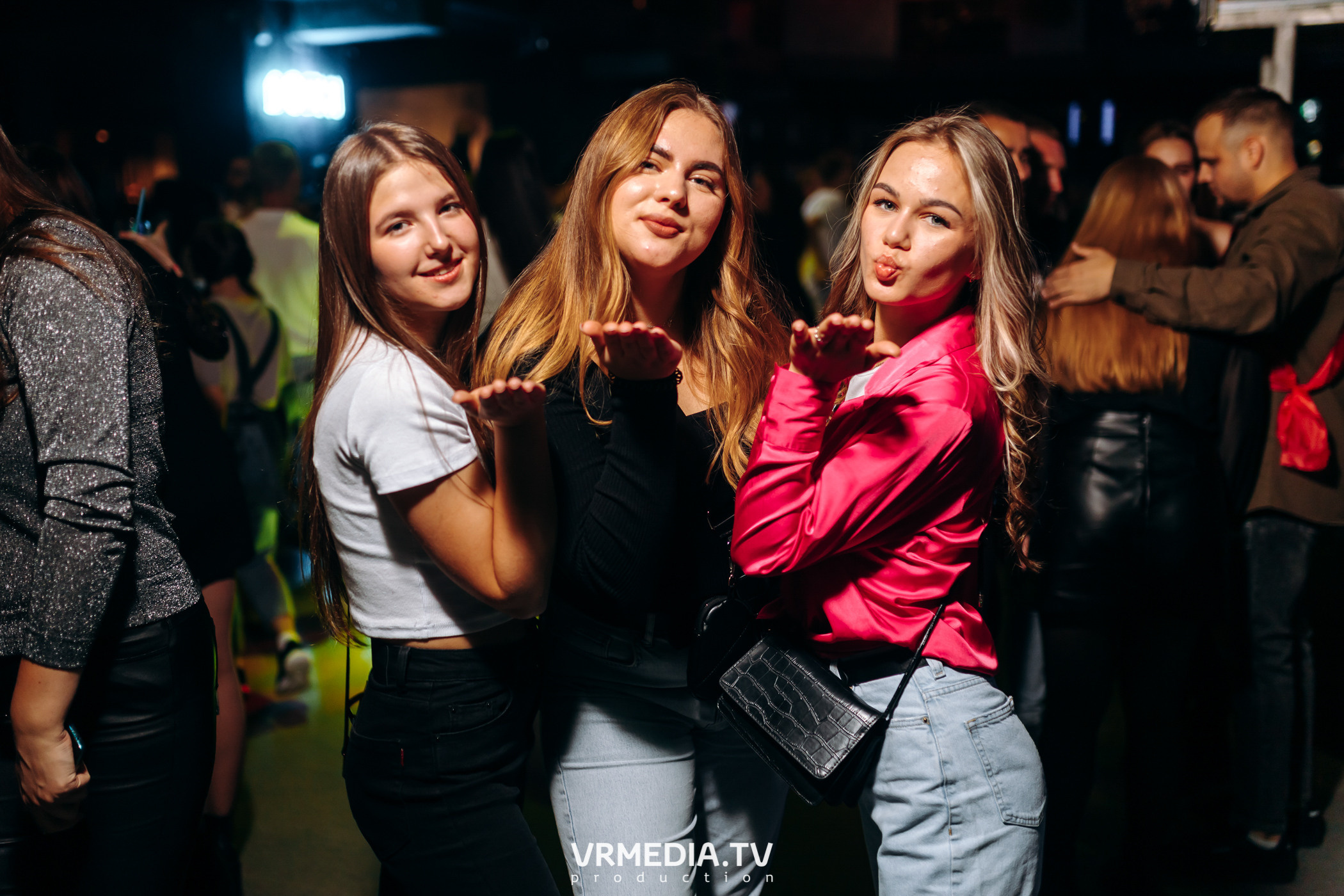 Выходные в баре «DOSKI»