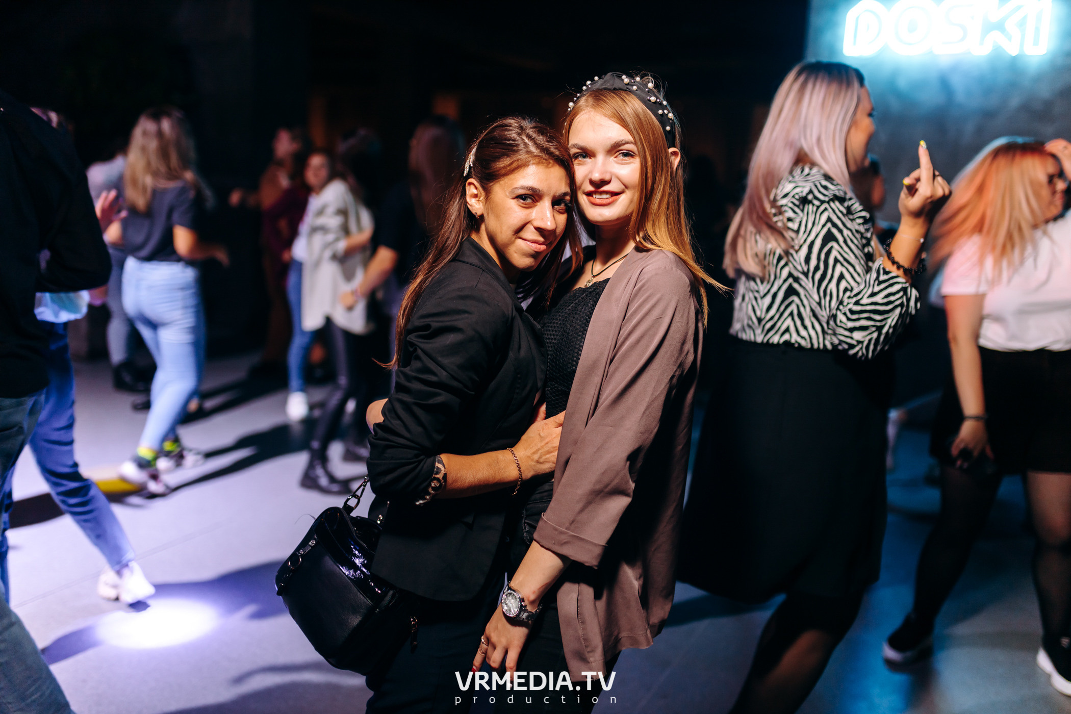 Выходные в баре «DOSKI»