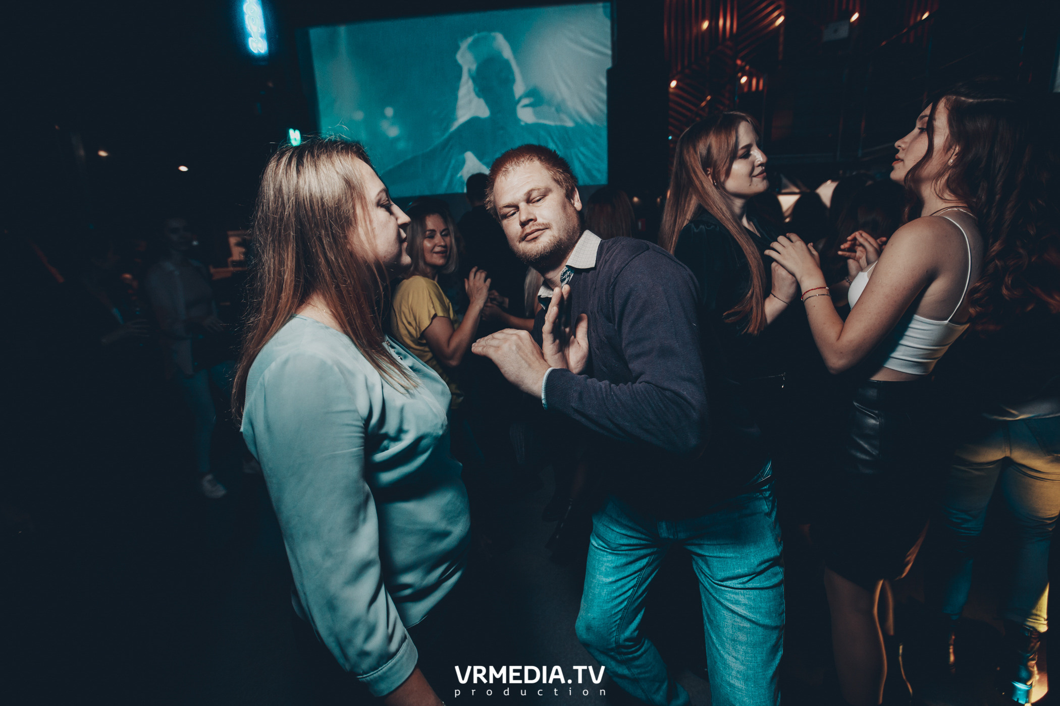 Выходные в баре «DOSKI»